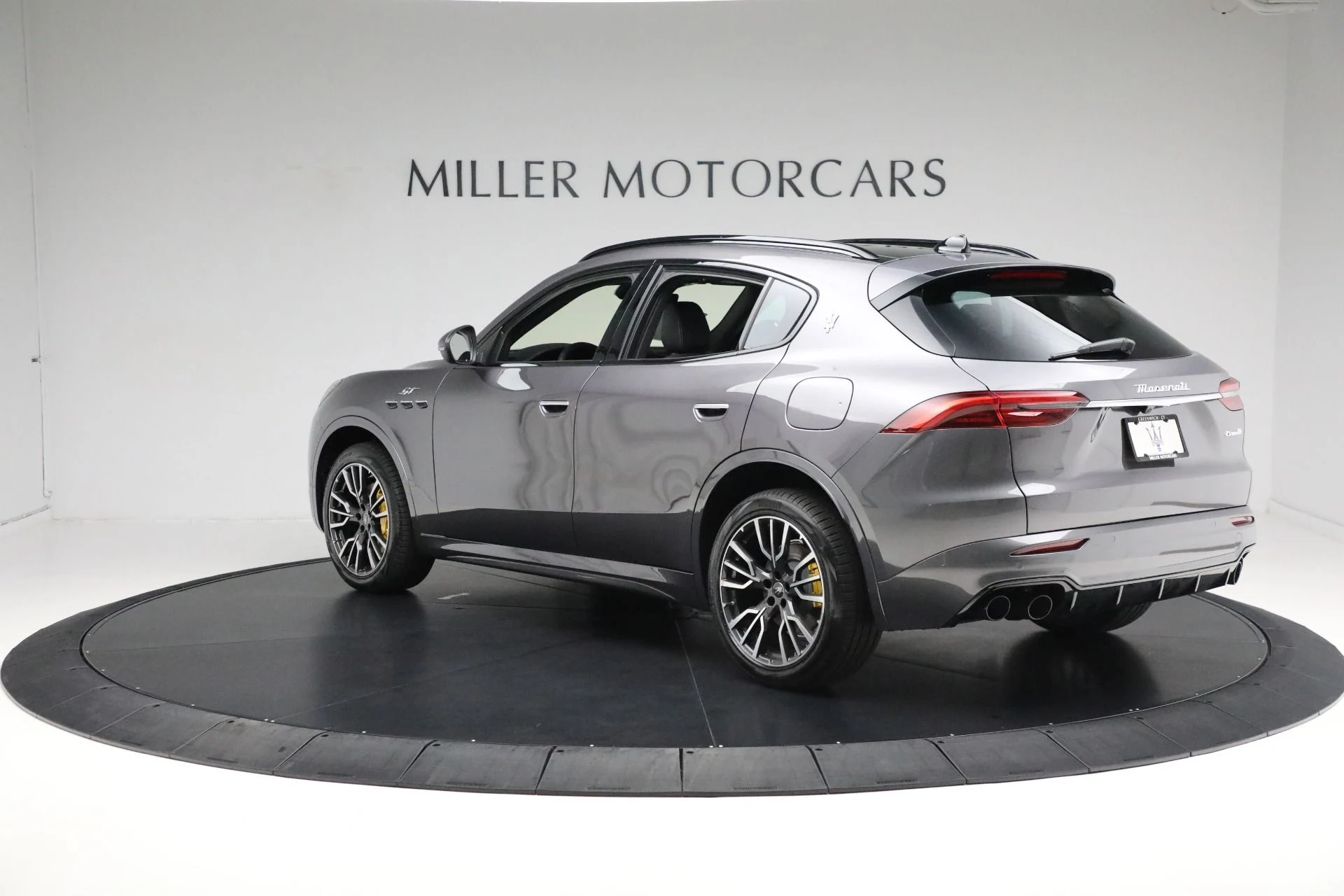 mph009_3170483823_New_2024_Maserati_Grecale_GT_03a99a8771