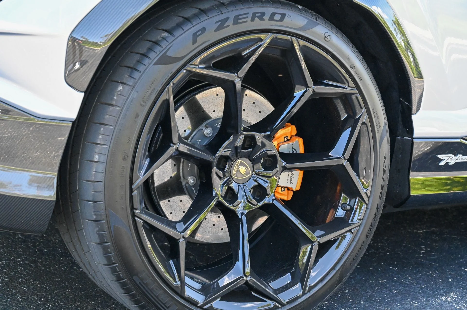 mph009_3172527570_Used_2024_Lamborghini_Urus_Performante_1746807207_b2ba47cbbb