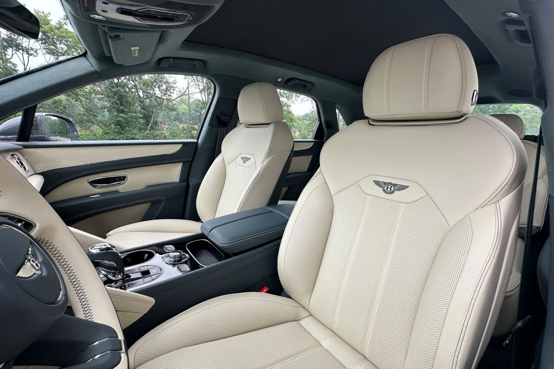 mph009_3181718199_New_2026_Bentley_Bentayga_V8_1784540711_cb1fdb9448