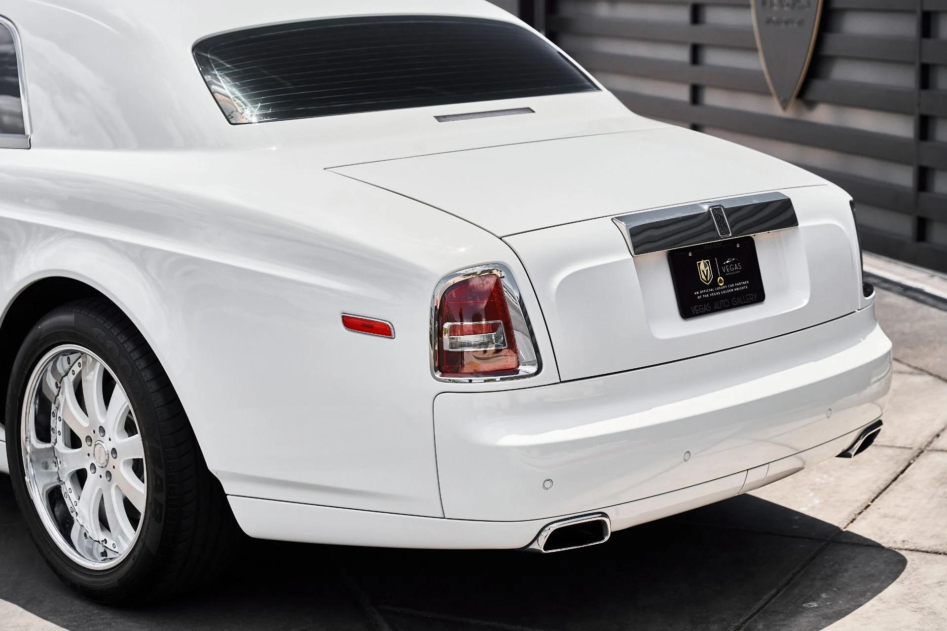 mph009_3189429599_Used_2009_Rolls_Royce_Phantom_Coupe_Base_1780102029_9289d60129