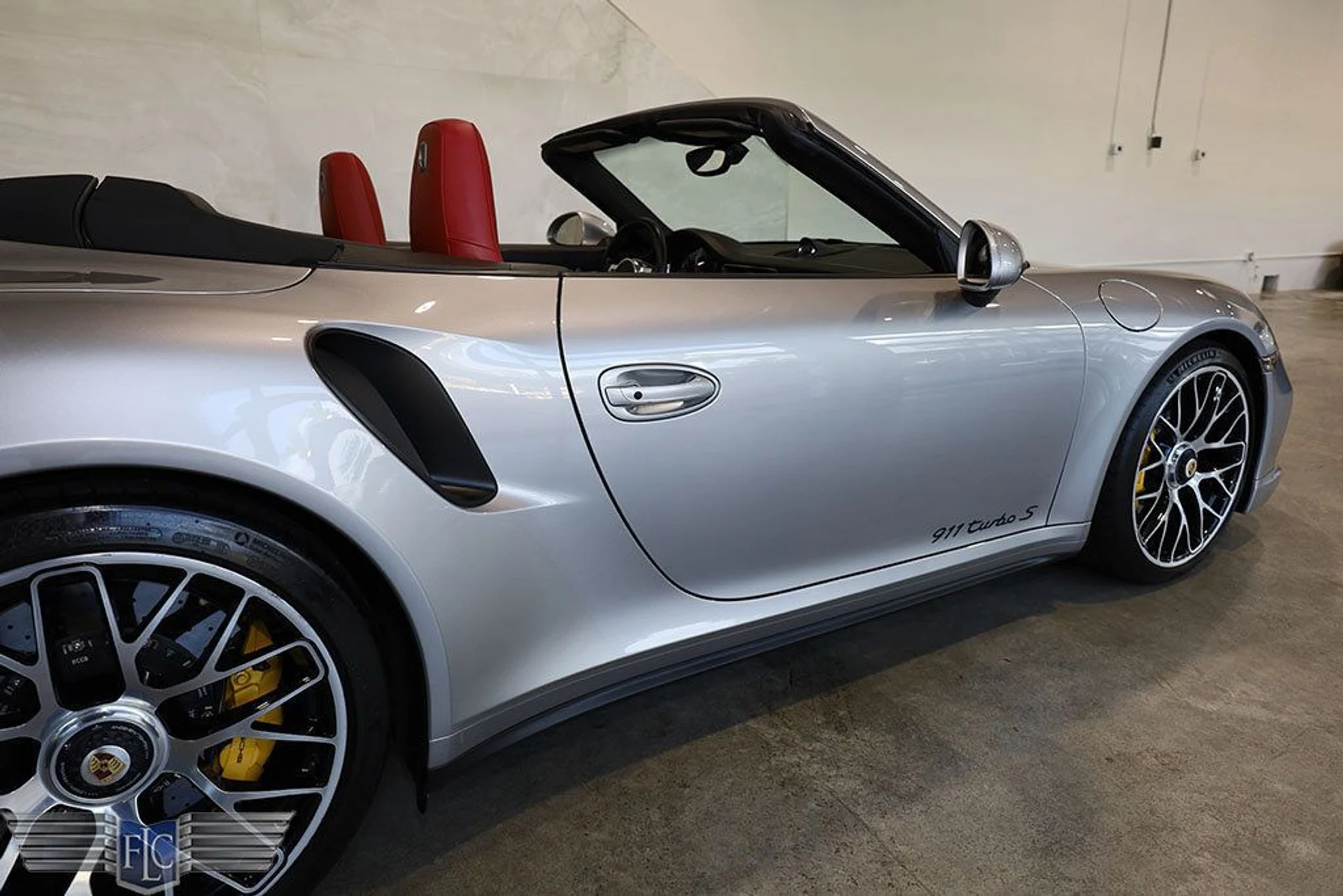 mph009_319671095_used_2014_porsche_911_turbocabriolet_9689_22886118_10_1024_a8114152aa