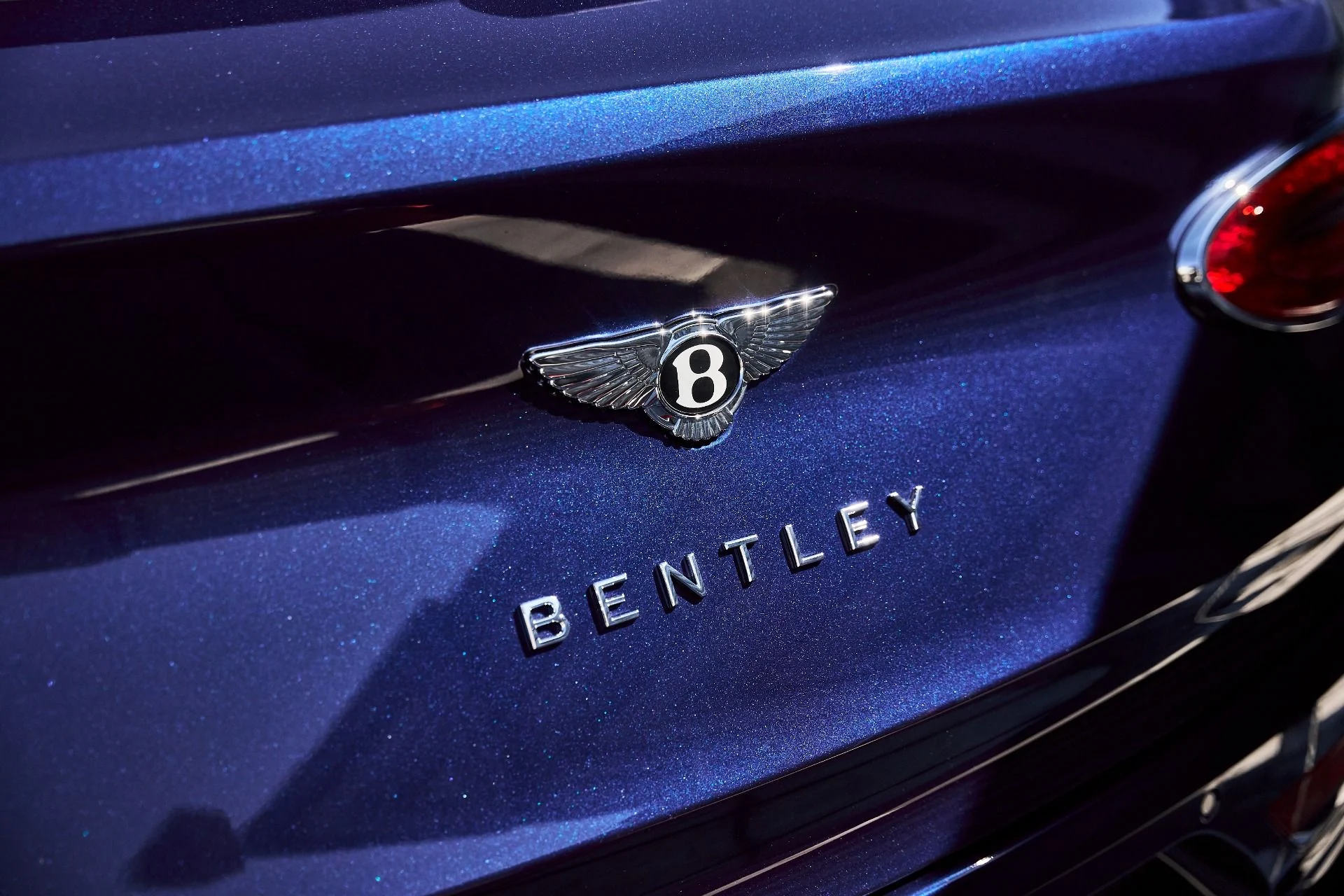 mph009_3200875668_Used_2025_Bentley_Bentayga_EWB_1780709350_730ce72ab5