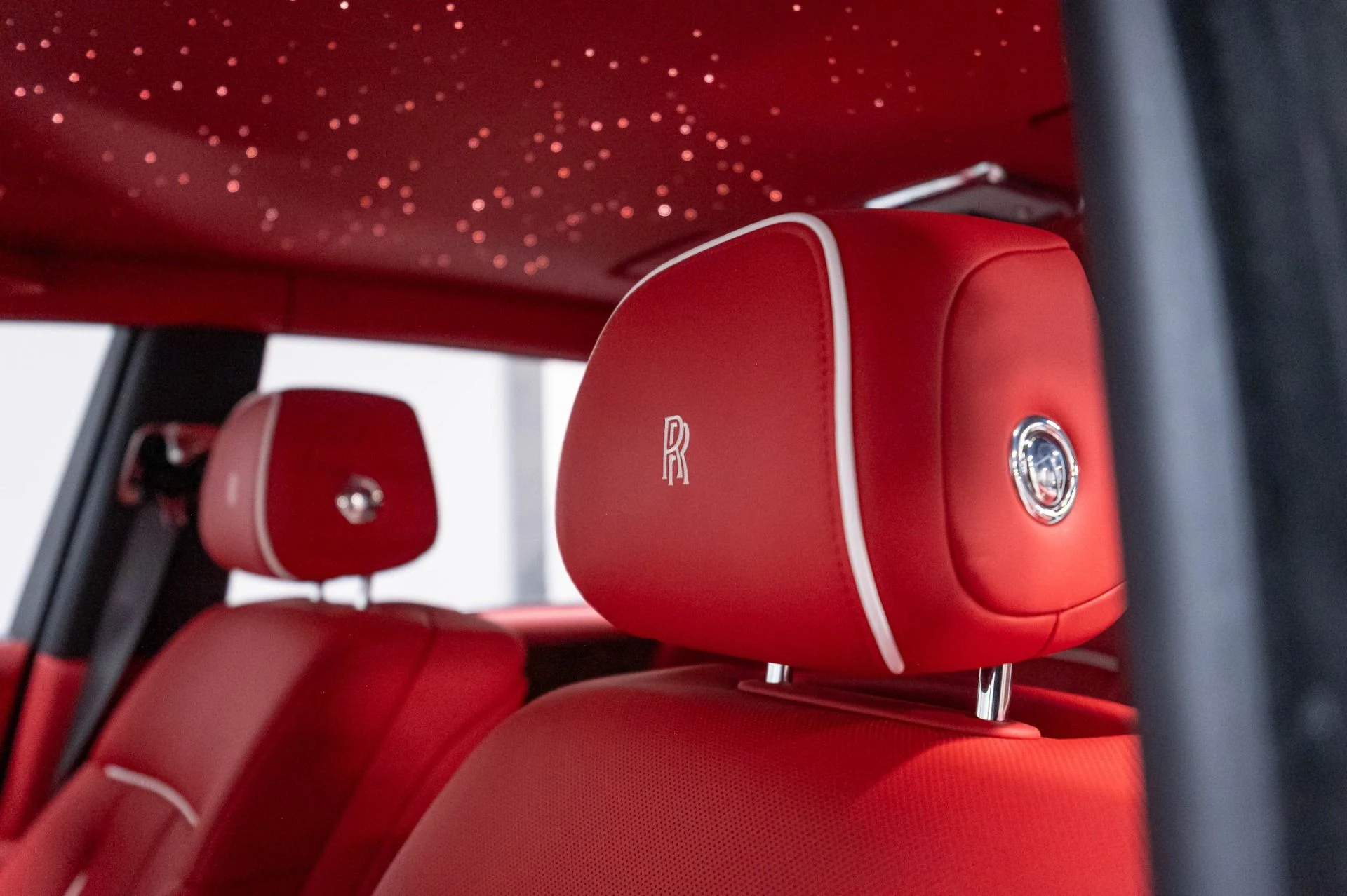 mph009_3201585939_Used_2019_Rolls_Royce_Phantom_1787168421_047016b880