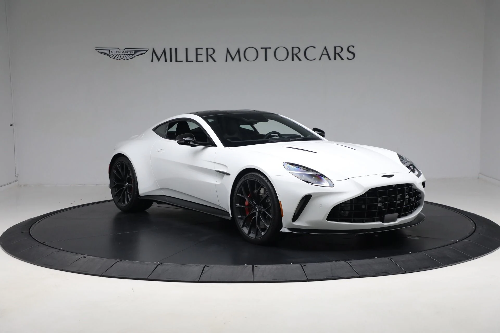 mph009_3204087770_New_2025_Aston_Martin_Vantage_32e452ffc4