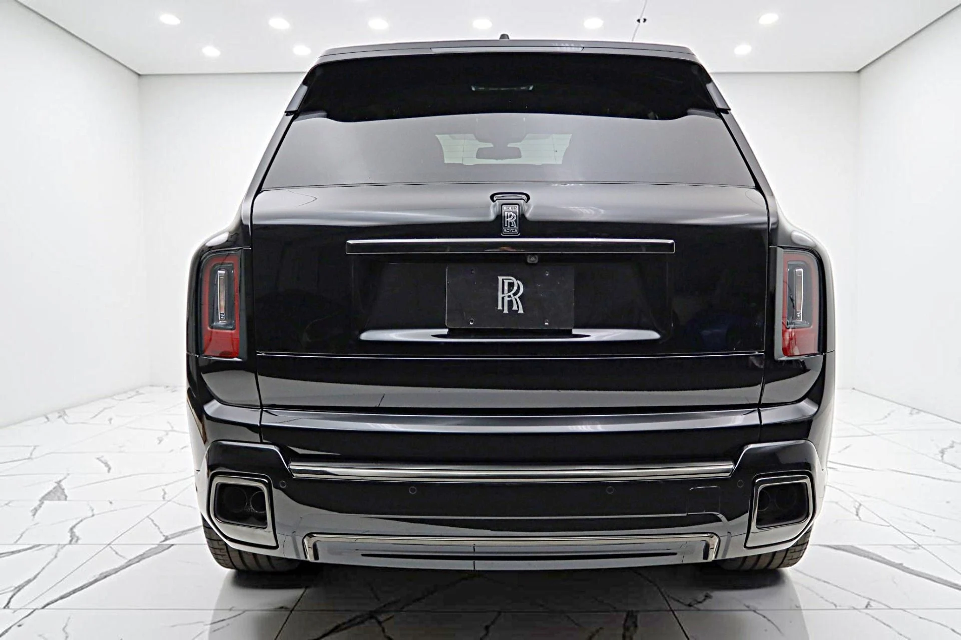 mph009_3210969832_New_2027_Rolls_Royce_Black_Badge_Cullinan_02c2b0a3a6