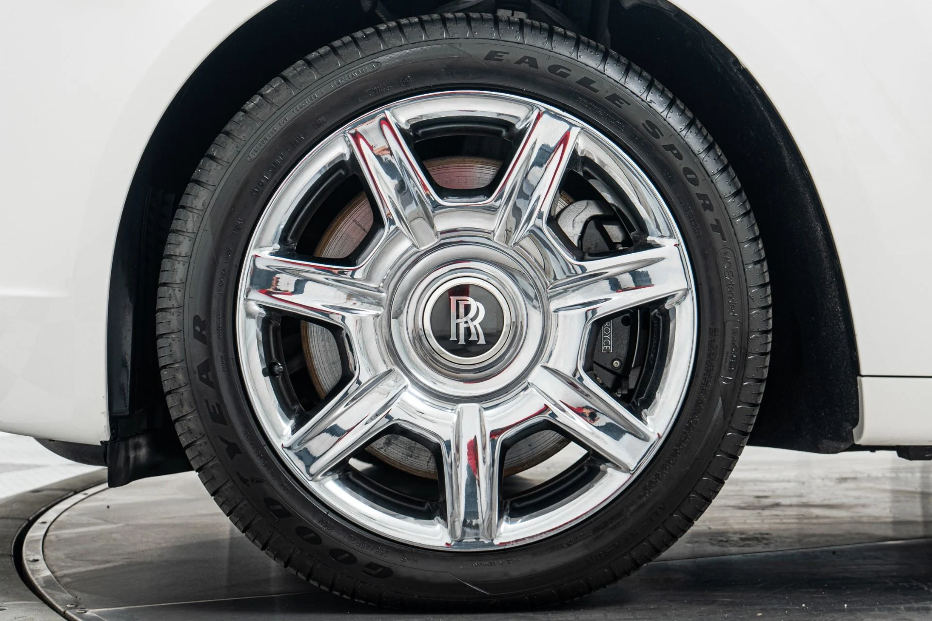 mph009_3217784332_Used_2010_Rolls_Royce_Ghost_1777319383_cb467b3974