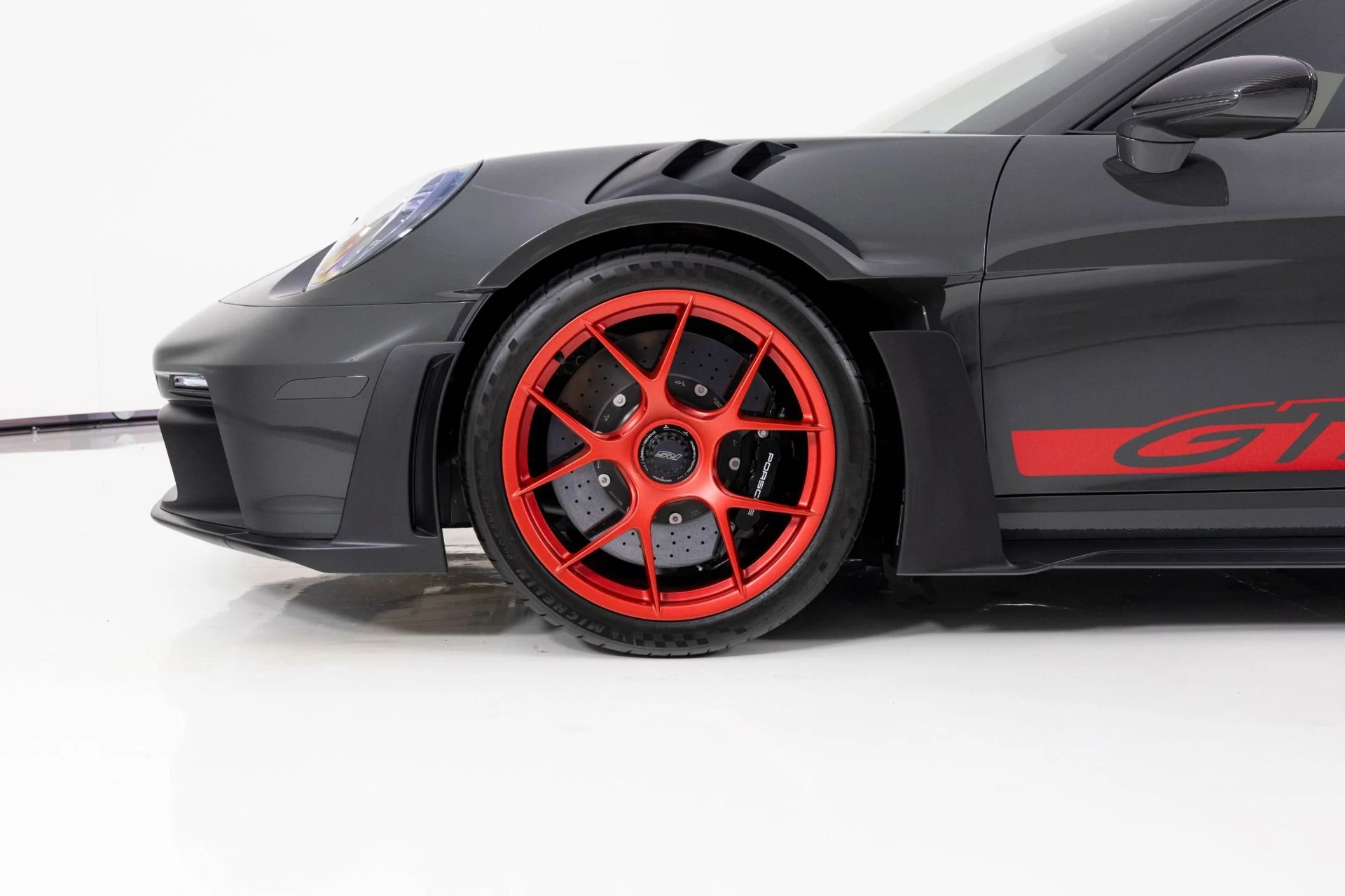 mph009_3220733381_Used_2025_Porsche_911_GT_3_RS_1760657219_47c8ee9bc2