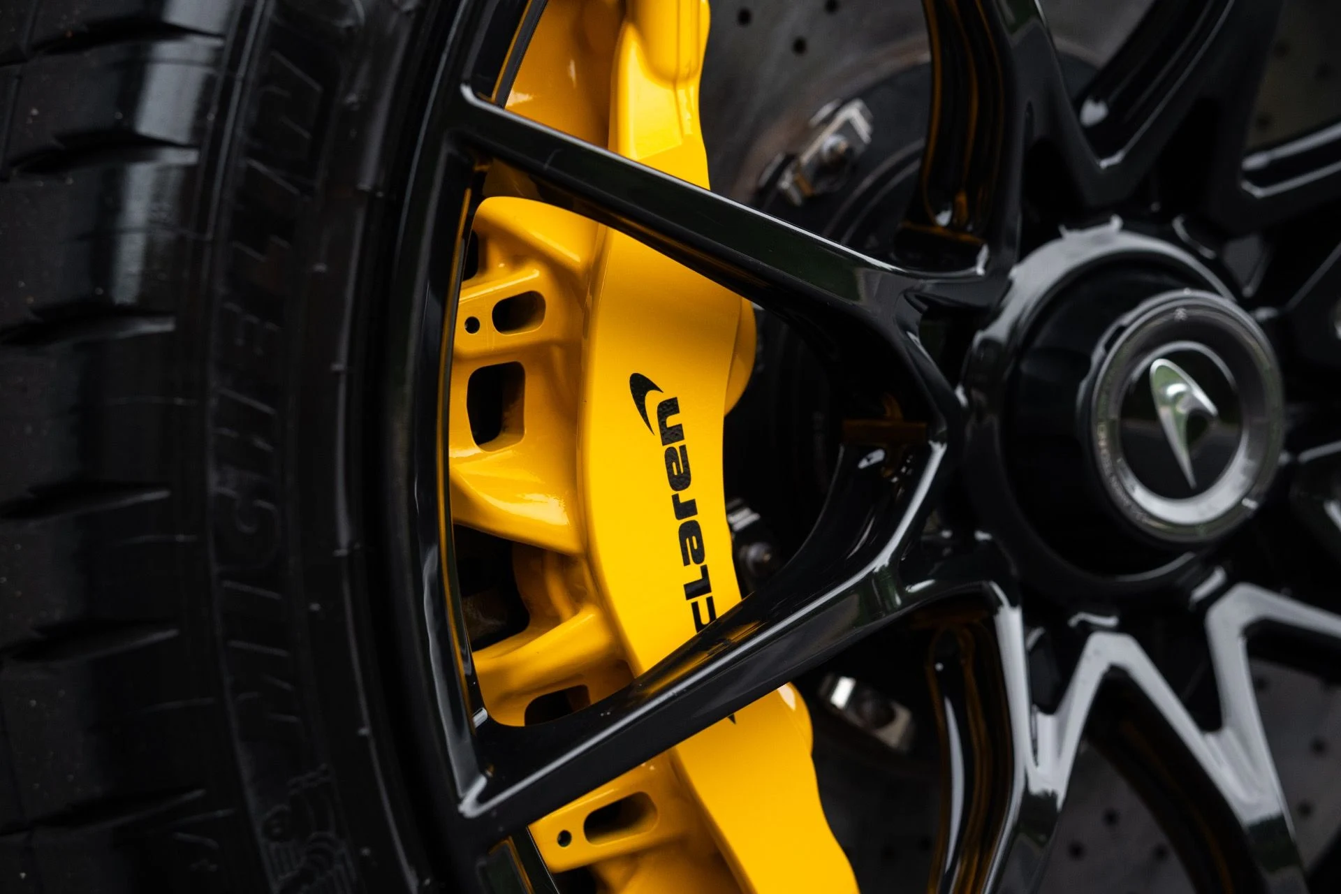 mph009_3227008660_Used_2019_Mc_Laren_Senna_1775186462_6ceb42a358