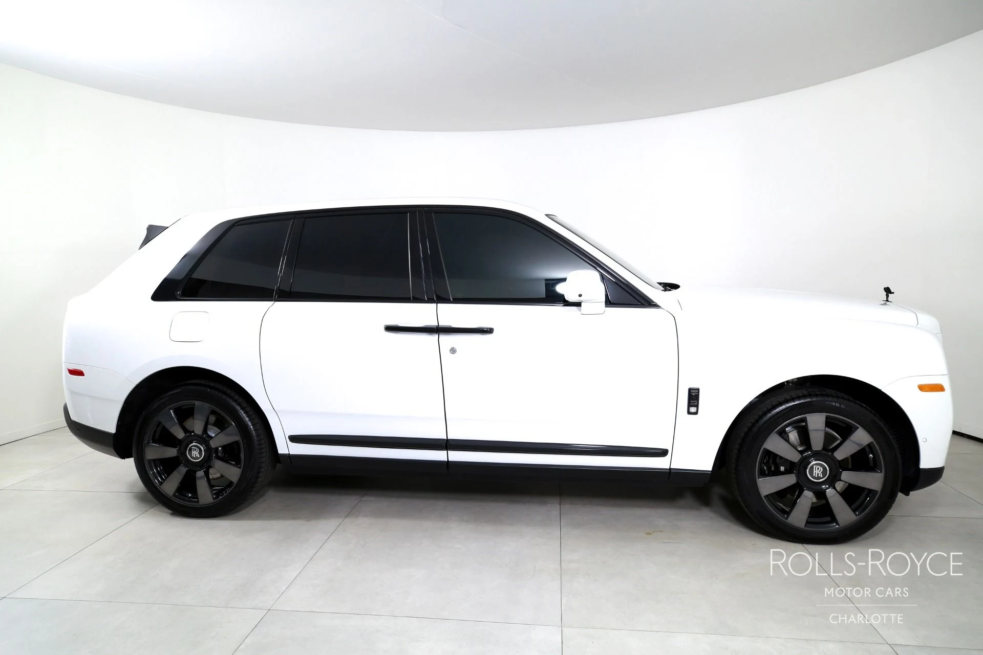 mph009_3232786531_Used_2022_Rolls_Royce_Cullinan_1773253709_b51782bdf2