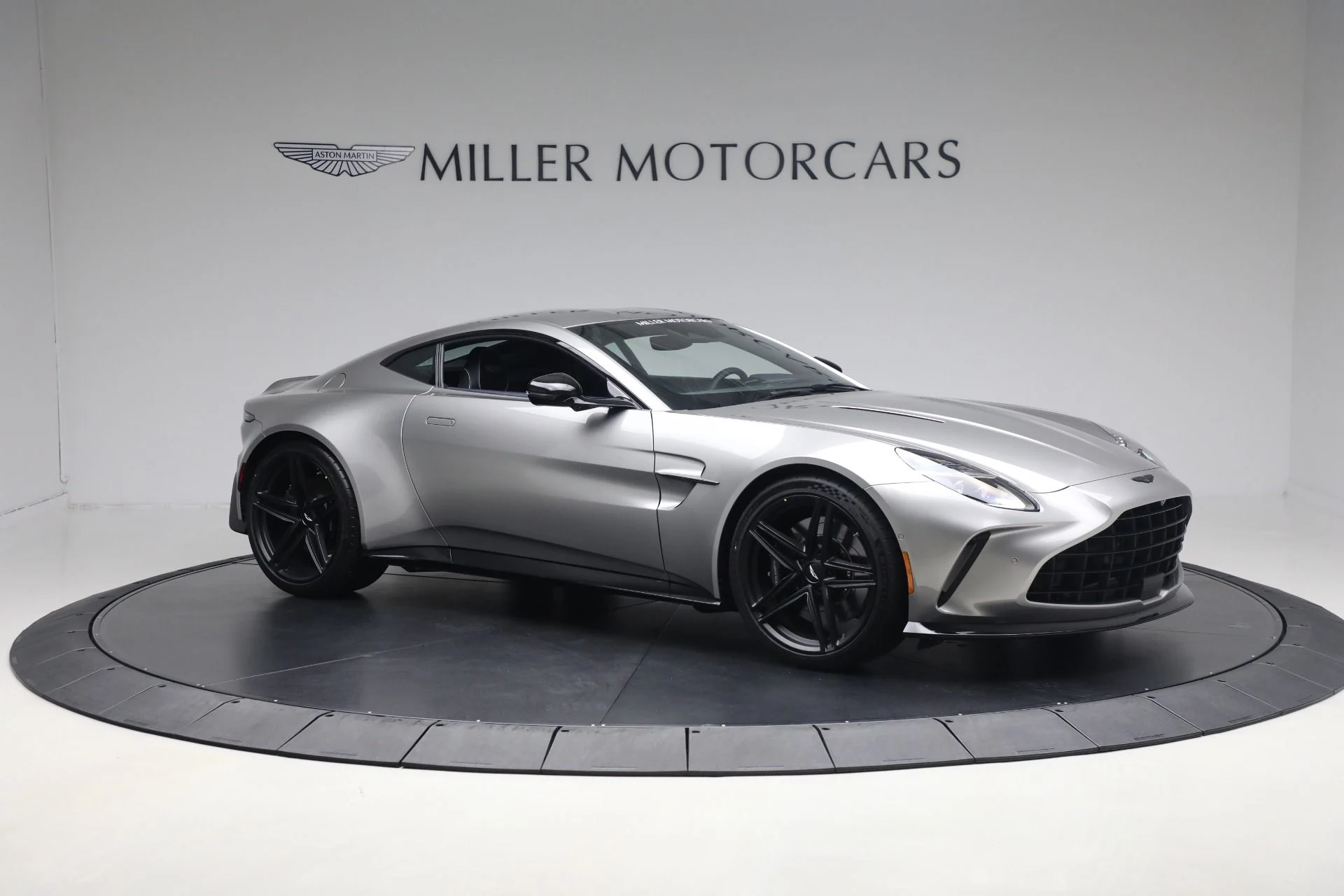 mph009_3235826302_New_2025_Aston_Martin_Vantage_789d017ba8