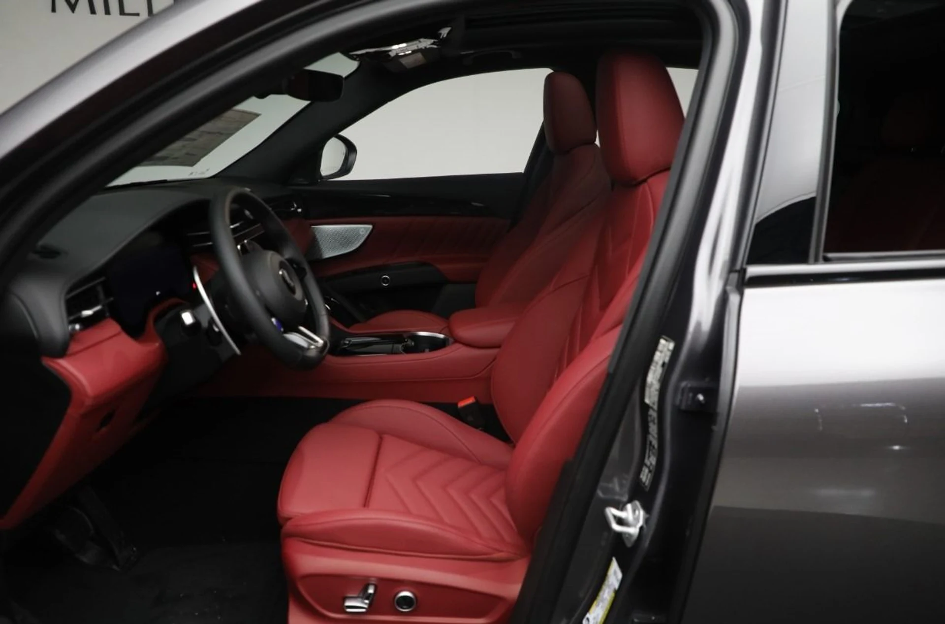 mph009_3239793468_New_2025_Maserati_Grecale_Modena_00c6b19a67