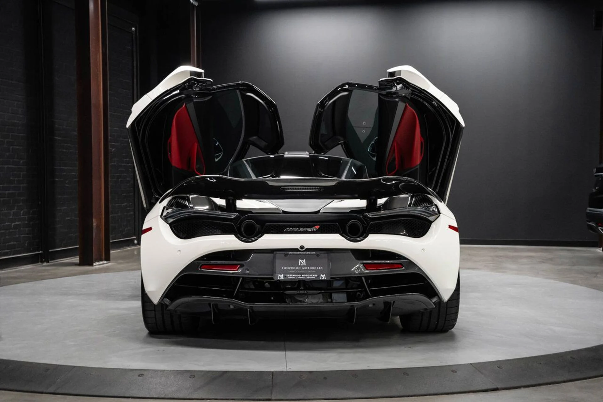 mph009_32516678_mclaren_720s_2018_63803f344d