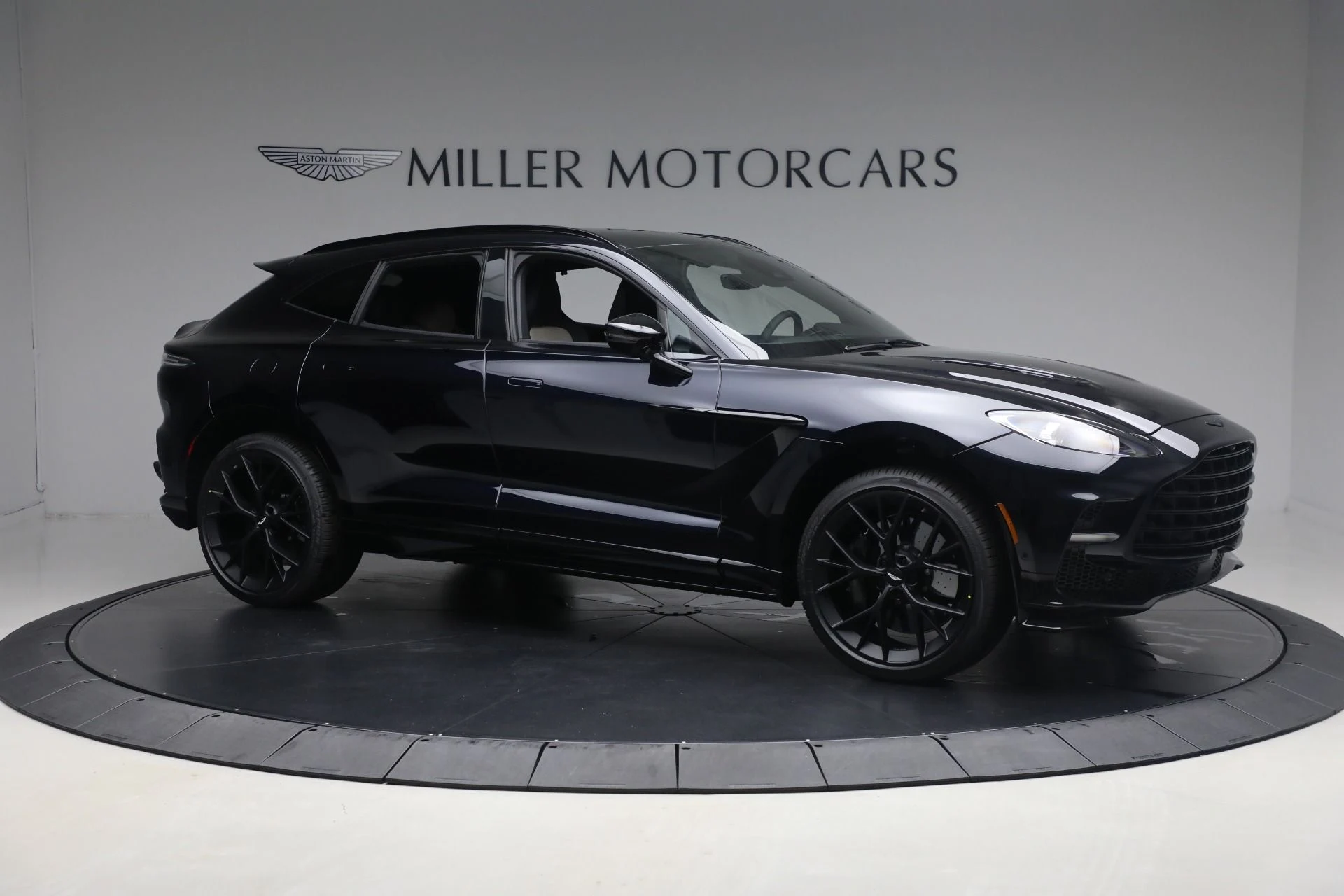 mph009_3251759463_New_2025_Aston_Martin_DBX_707_5fb2f9c09f