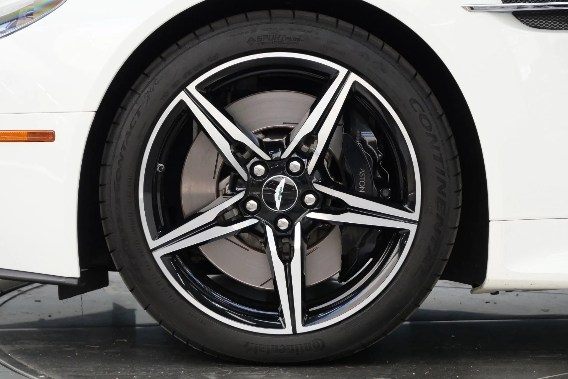 mph009_3269594941_Used_2016_Aston_Martin_V8_Vantage_GT_7_Speed_Manual_Low_Miles_Sport_Exhaust_1777396447_ae82e1c223