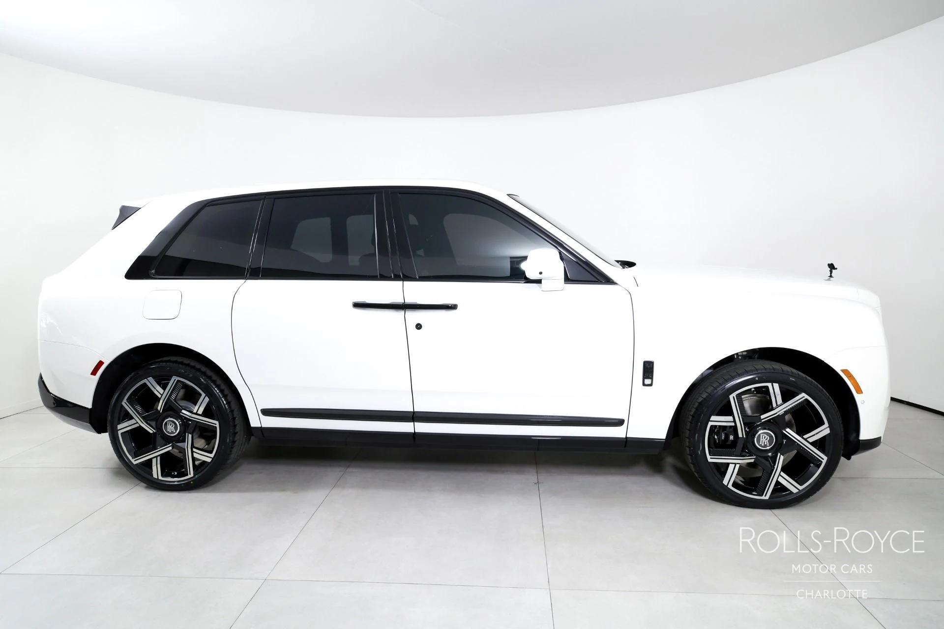 mph009_3284738313_Used_2026_Rolls_Royce_Cullinan_1774985933_8c1460fe68