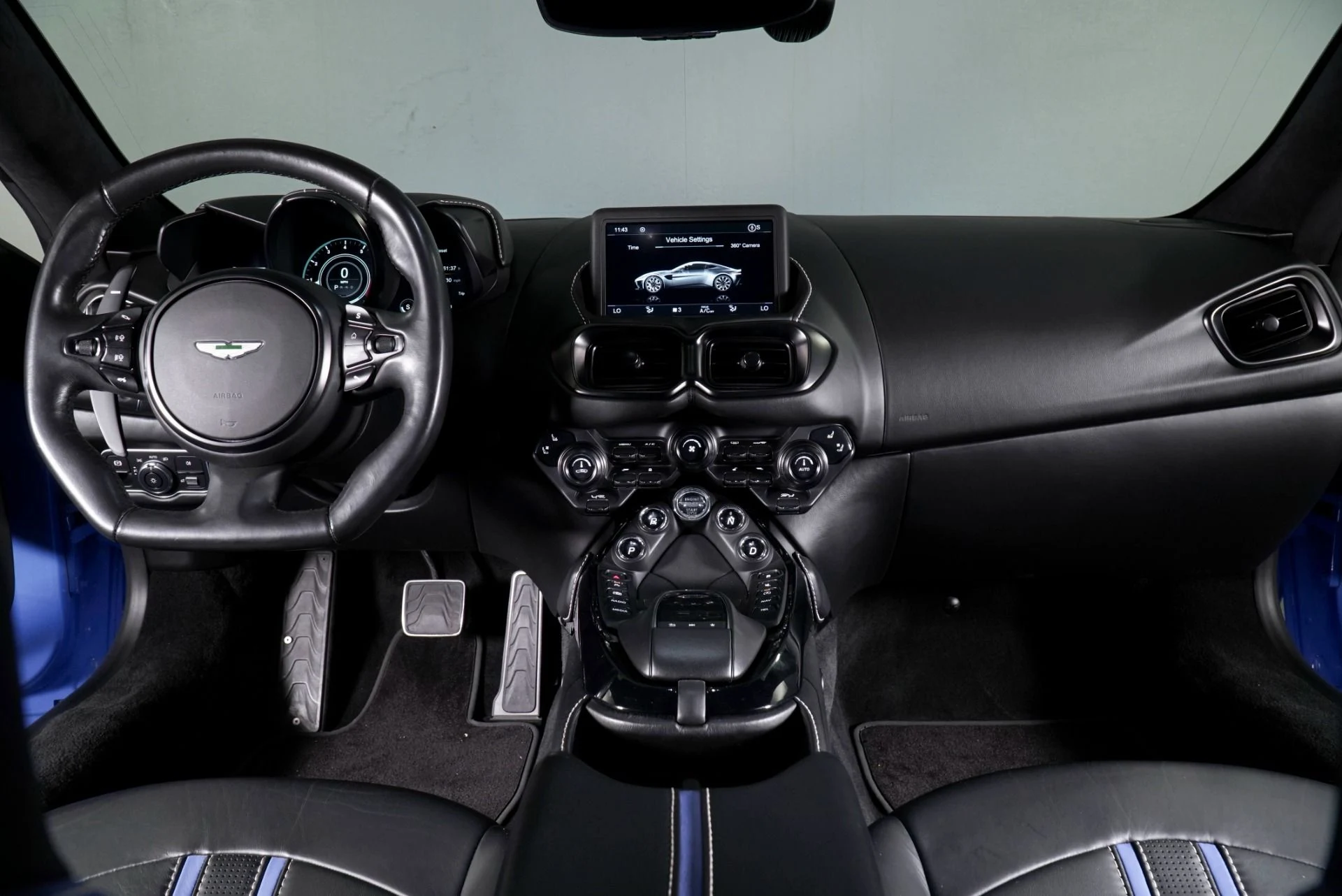 mph009_3285714149_Used_2021_Aston_Martin_Vantage_1770366066_a37ceb391a