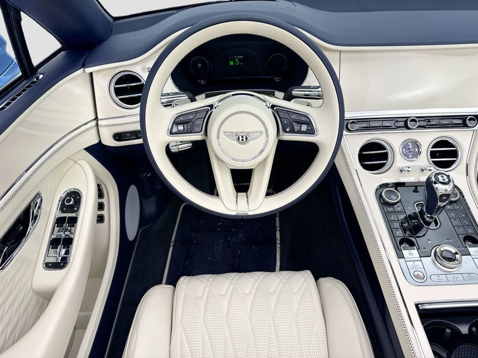 mph009_3287517722_new_2026_bentley_continental_gtc_8119_22995387_10_1024_3a34d2c8c9