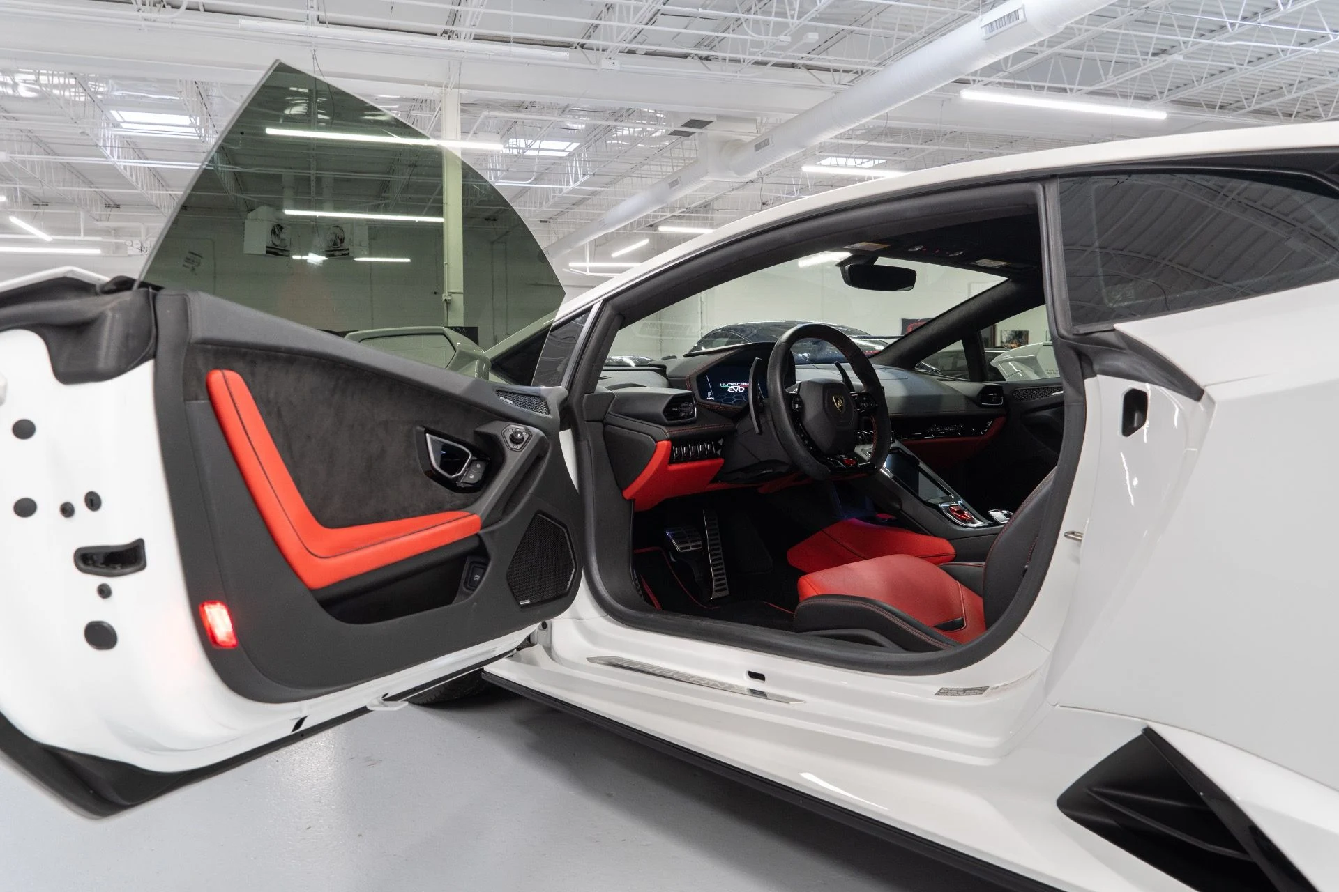 mph009_3293597076_Used_2020_Lamborghini_Huracan_EVO_1763065963_156cee9378