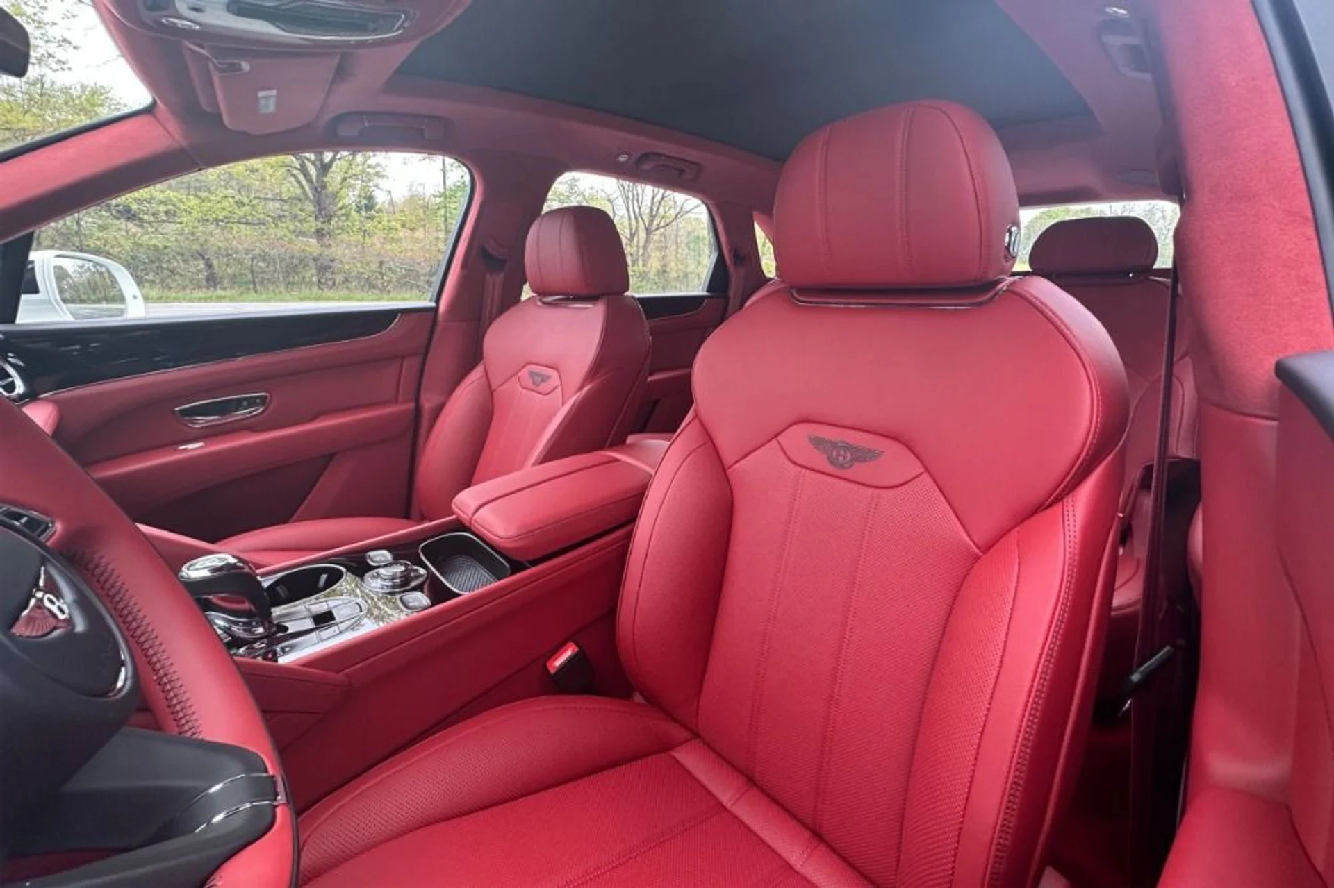 mph009_3296225858_New_2026_Bentley_Bentayga_1777900217_33017d97a8