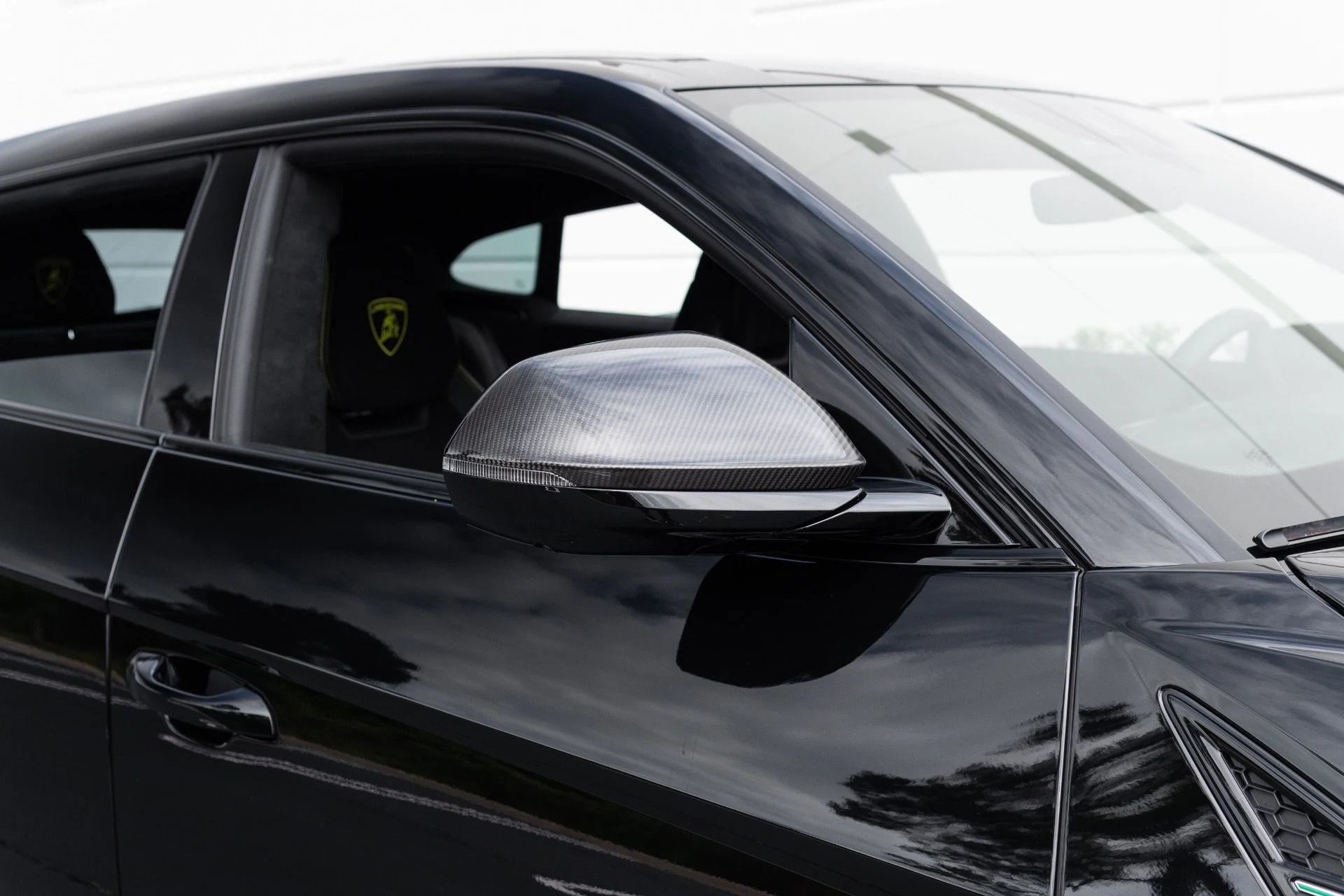 mph009_3301047129_Used_2024_Lamborghini_Urus_Performante_1774062617_13fb43d670