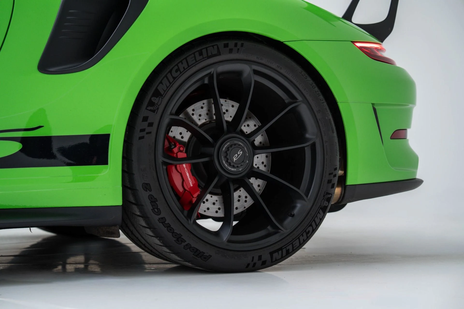 mph009_3307691662_Used_2019_Porsche_911_GT_3_RS_1774471161_8570abb773