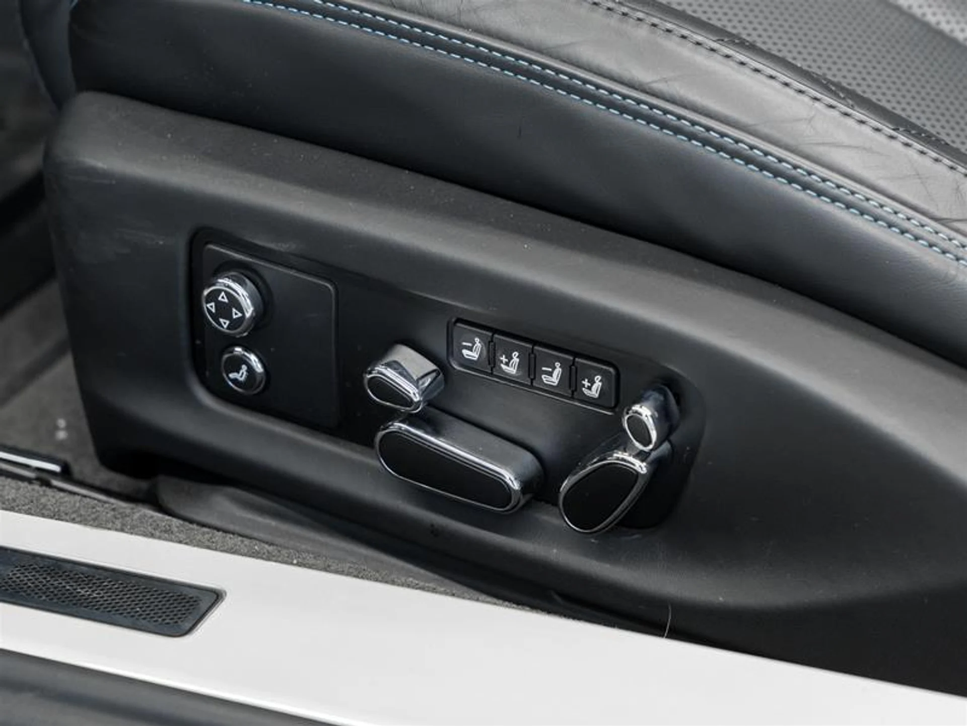 mph009_3308799368_11642317_1585477338_0e02b846ef