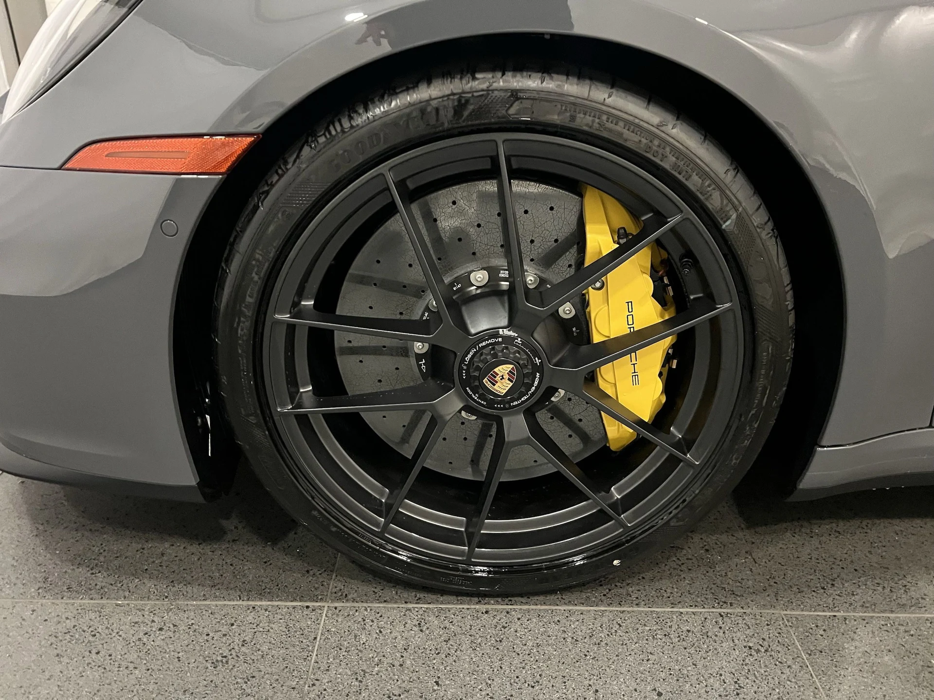 mph009_3314653292_c8244089480b546f1ddcc02e35d859b5x_d803824544