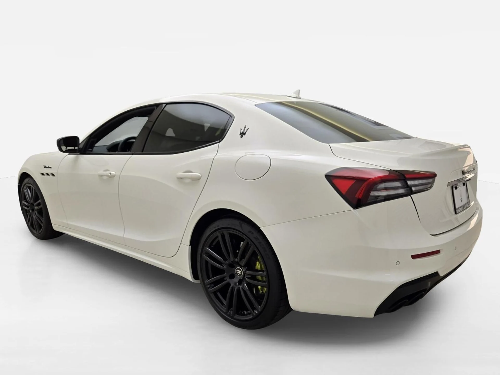 mph009_3318952291_Used_2023_Maserati_Ghibli_Modena_1790660295_34e2e5fe40