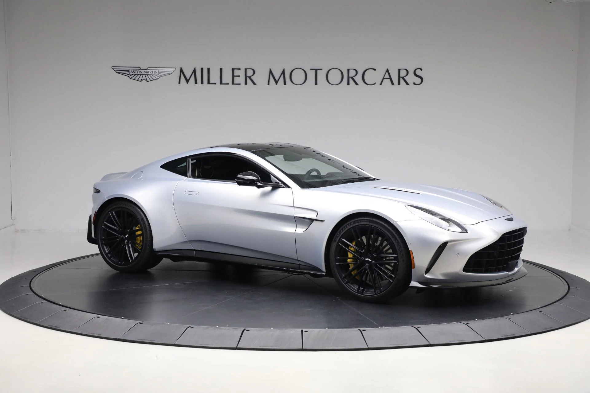 mph009_3319910288_New_2026_Aston_Martin_Vantage_da5141c3b5