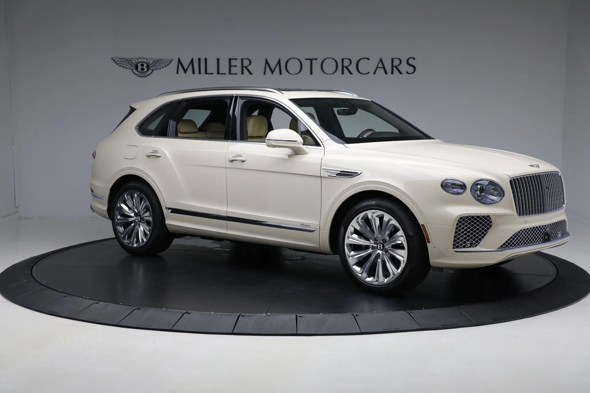 mph009_3320826536_New_2025_Bentley_Bentayga_Azure_V8_96f19ec775
