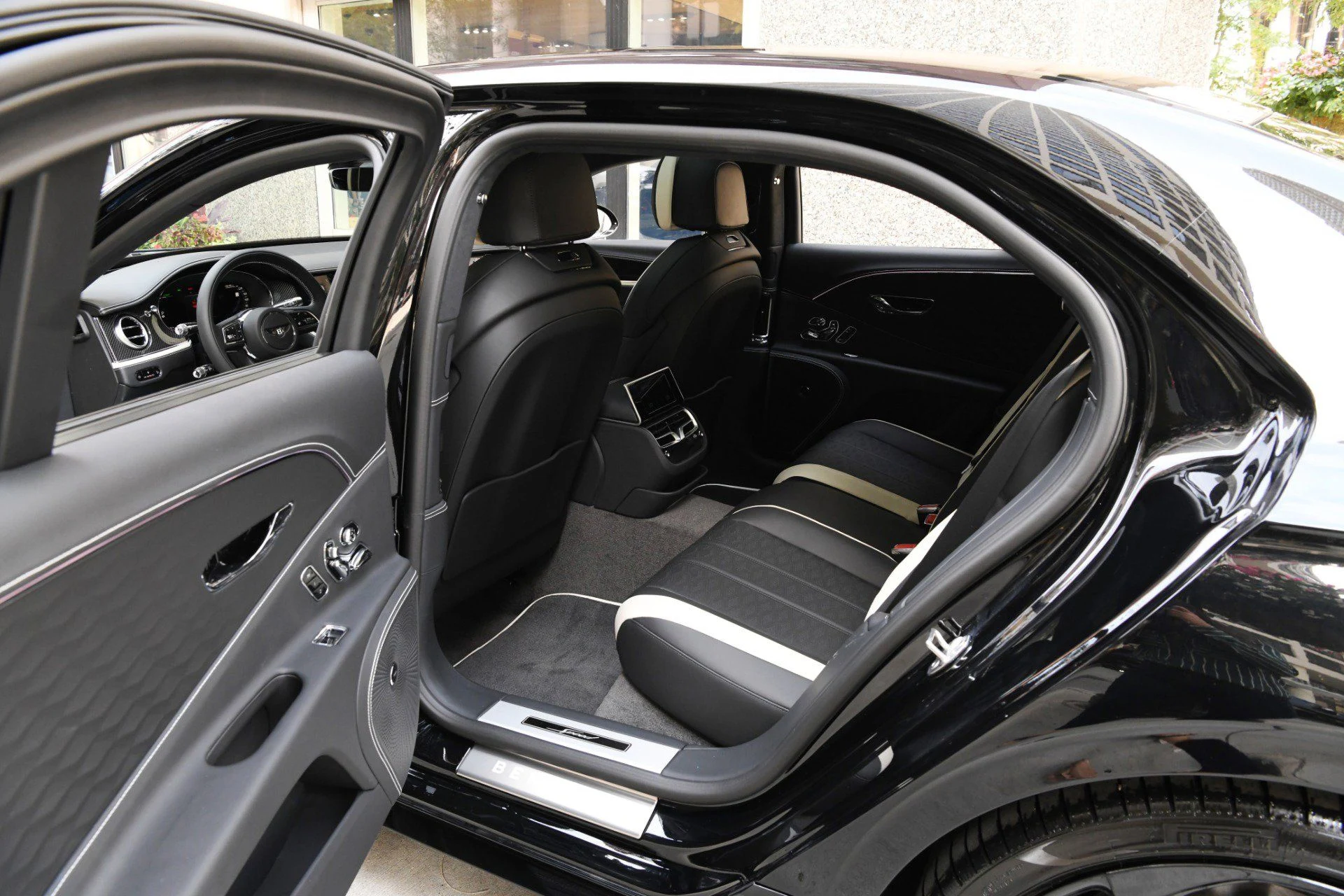 mph009_3324237045_246cec0a21c06dac9dc3ac62fefc0d91x_51c00be13f