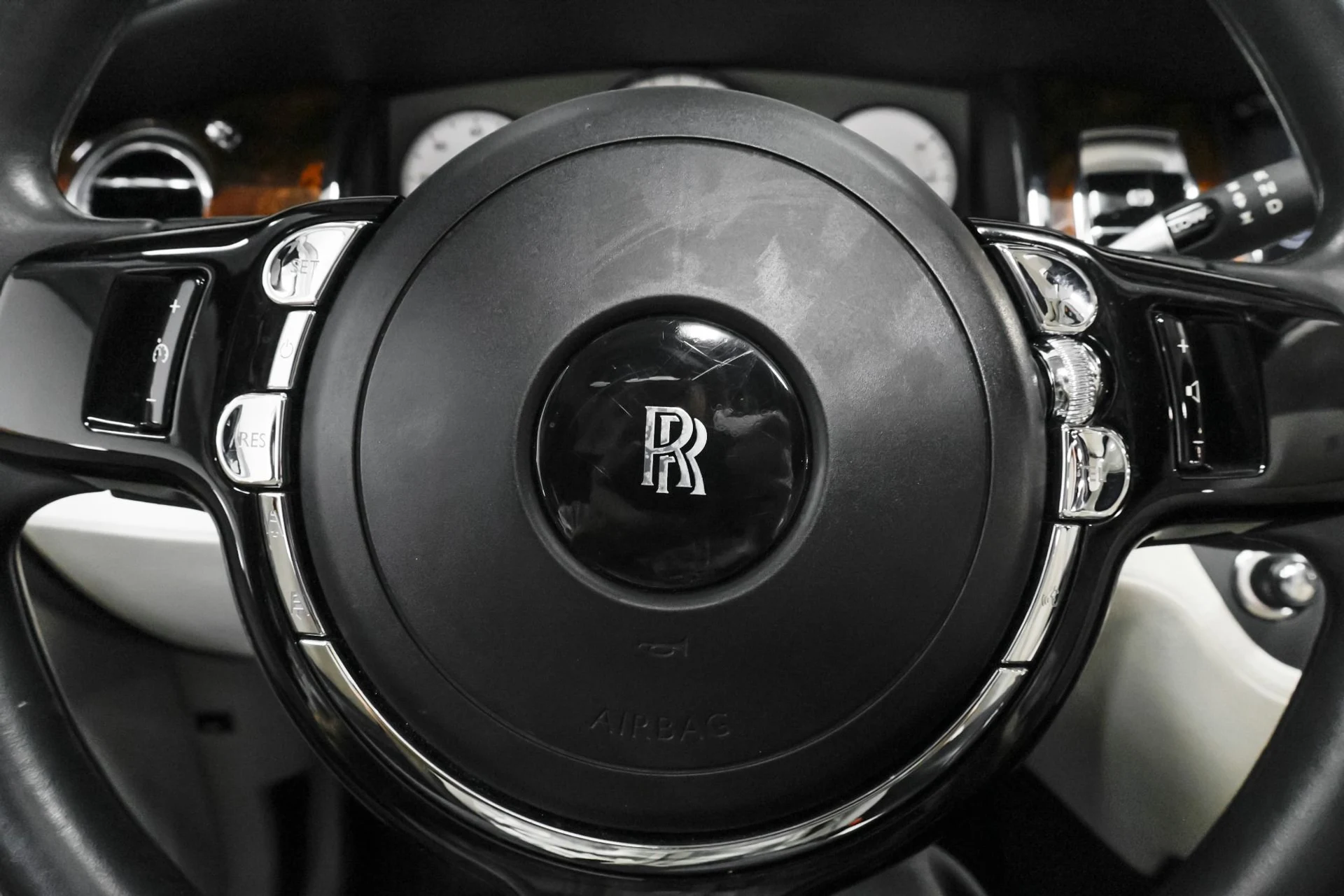 mph009_3326640664_Used_2010_Rolls_Royce_Ghost_1762979207_26b85276c5