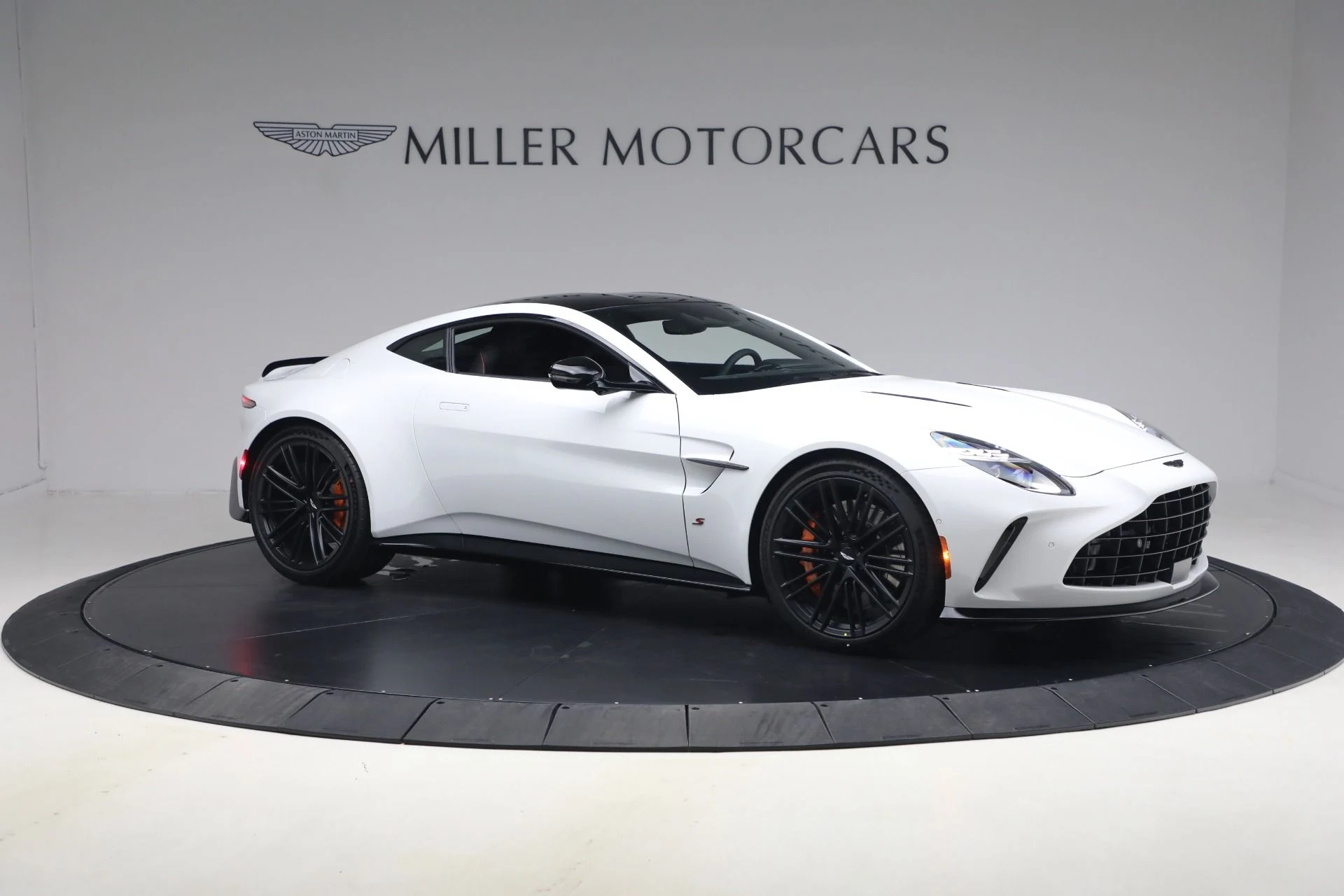 mph009_3331702925_New_2026_Aston_Martin_Vantage_S_1773250897_b14aa26885