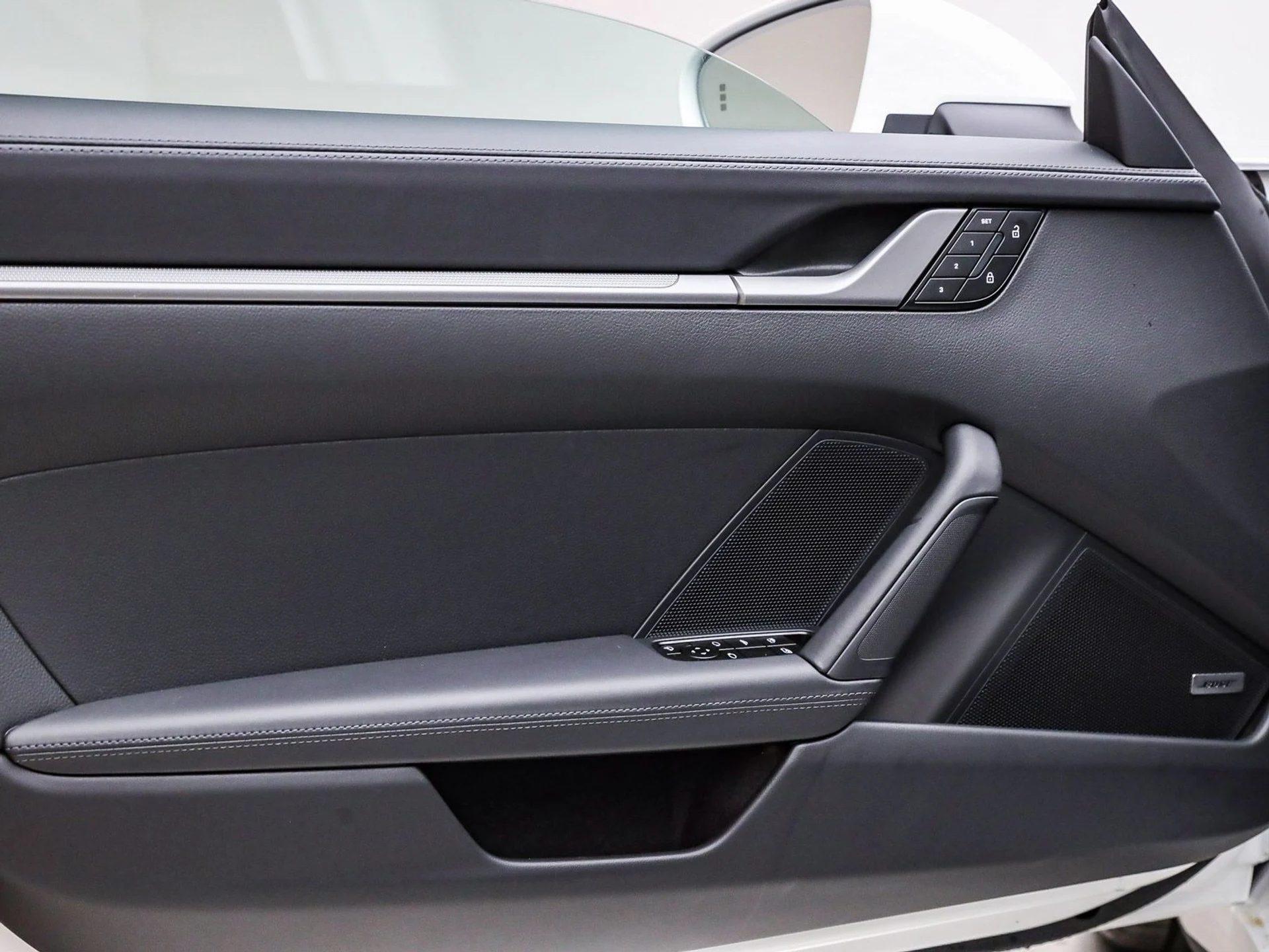 mph009_3333142752_21399a771cb663946c8878a5df40f83fx_1ab89e5472