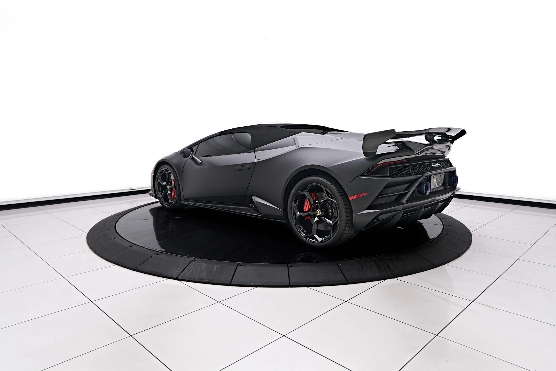 mph009_3333778296_Used_2020_Lamborghini_Huracan_EVO_Base_1755655860_e408e8d359