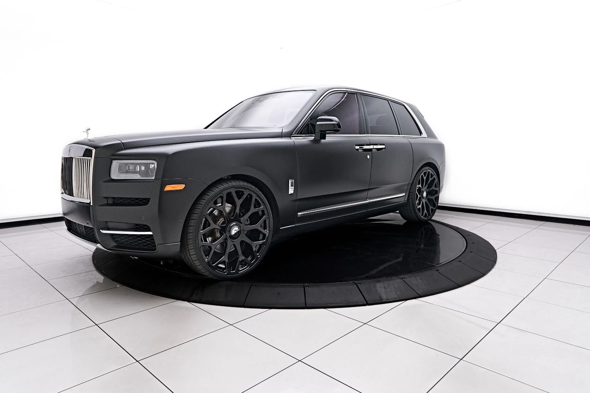 mph009_3341779807_Used_2023_Rolls_Royce_Cullinan_Base_1756252156_2f63db8bf6