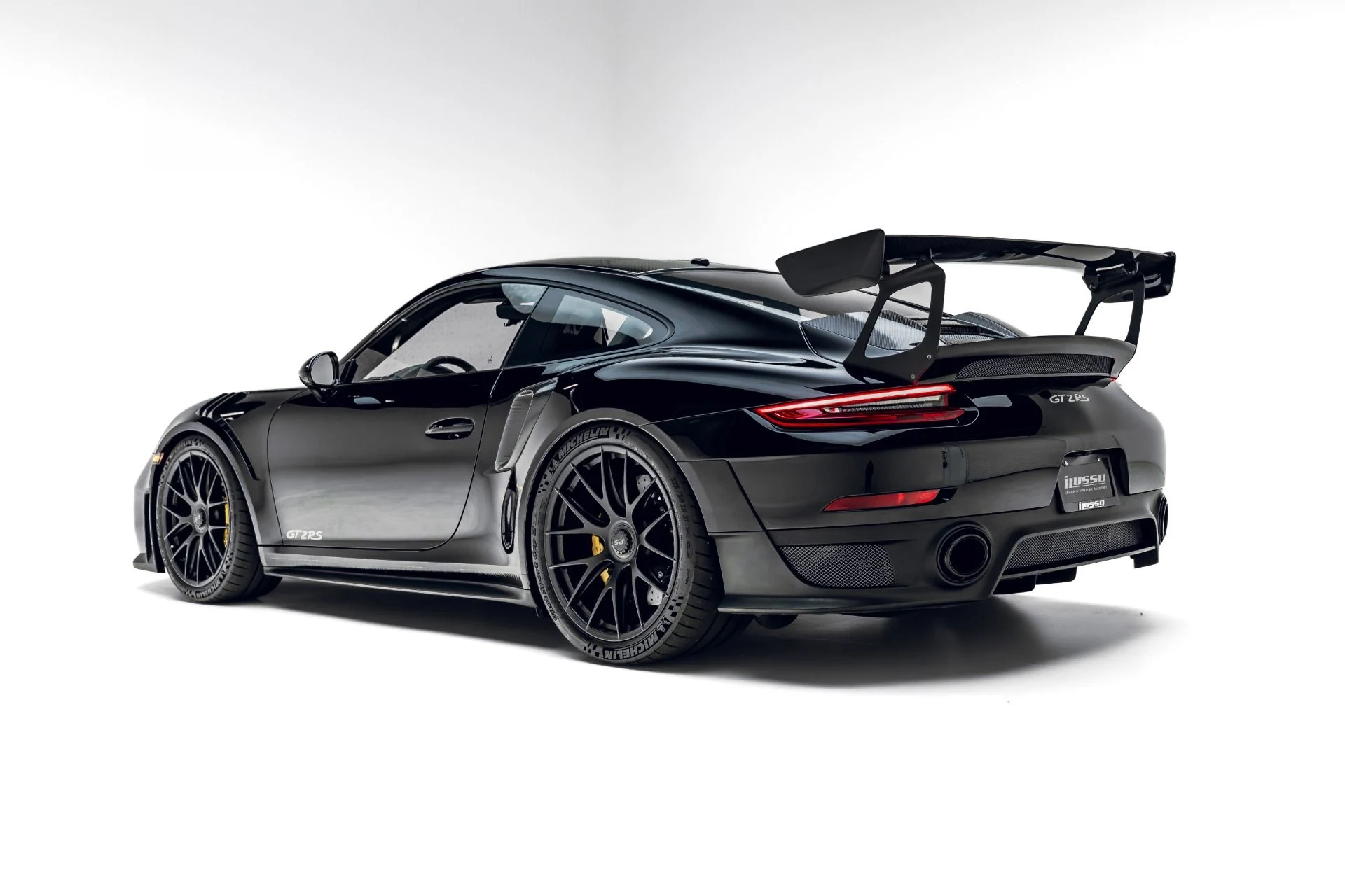 mph009_3350609179_Used_2018_Porsche_911_GT_2_RS_1783012709_5b5dd30064