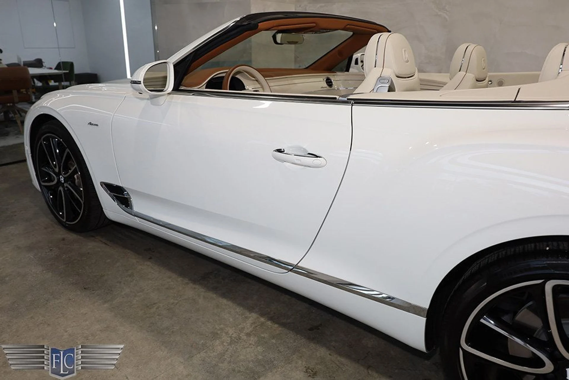 mph009_3351834145_used_2023_bentley_continental_gtazureconvertible_9689_22727335_10_1024_72489dc48d