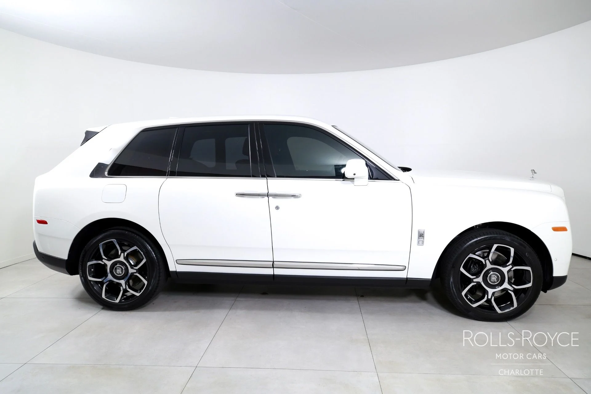 mph009_3353282610_Used_2020_Rolls_Royce_Cullinan_1754408854_84a8d5e02d