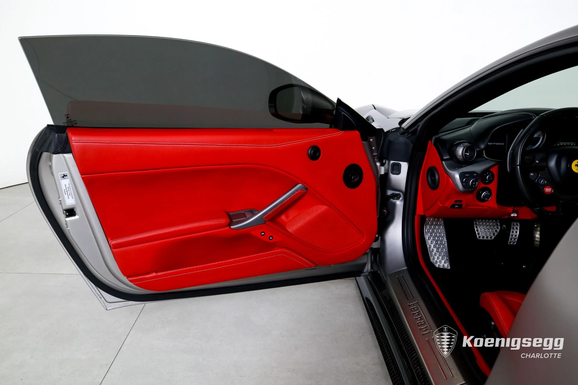 mph009_3354686393_Used_2016_Ferrari_F12berlinetta_1782836728_3a70e00dec