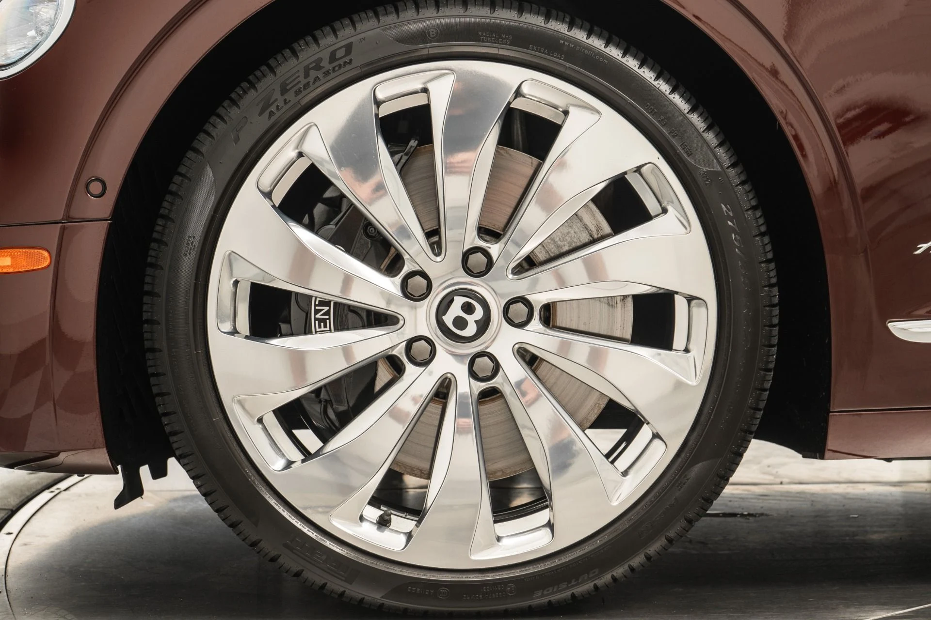 mph009_3356678058_Used_2023_Bentley_Flying_Spur_Azure_1755704000_b139c3ef6d