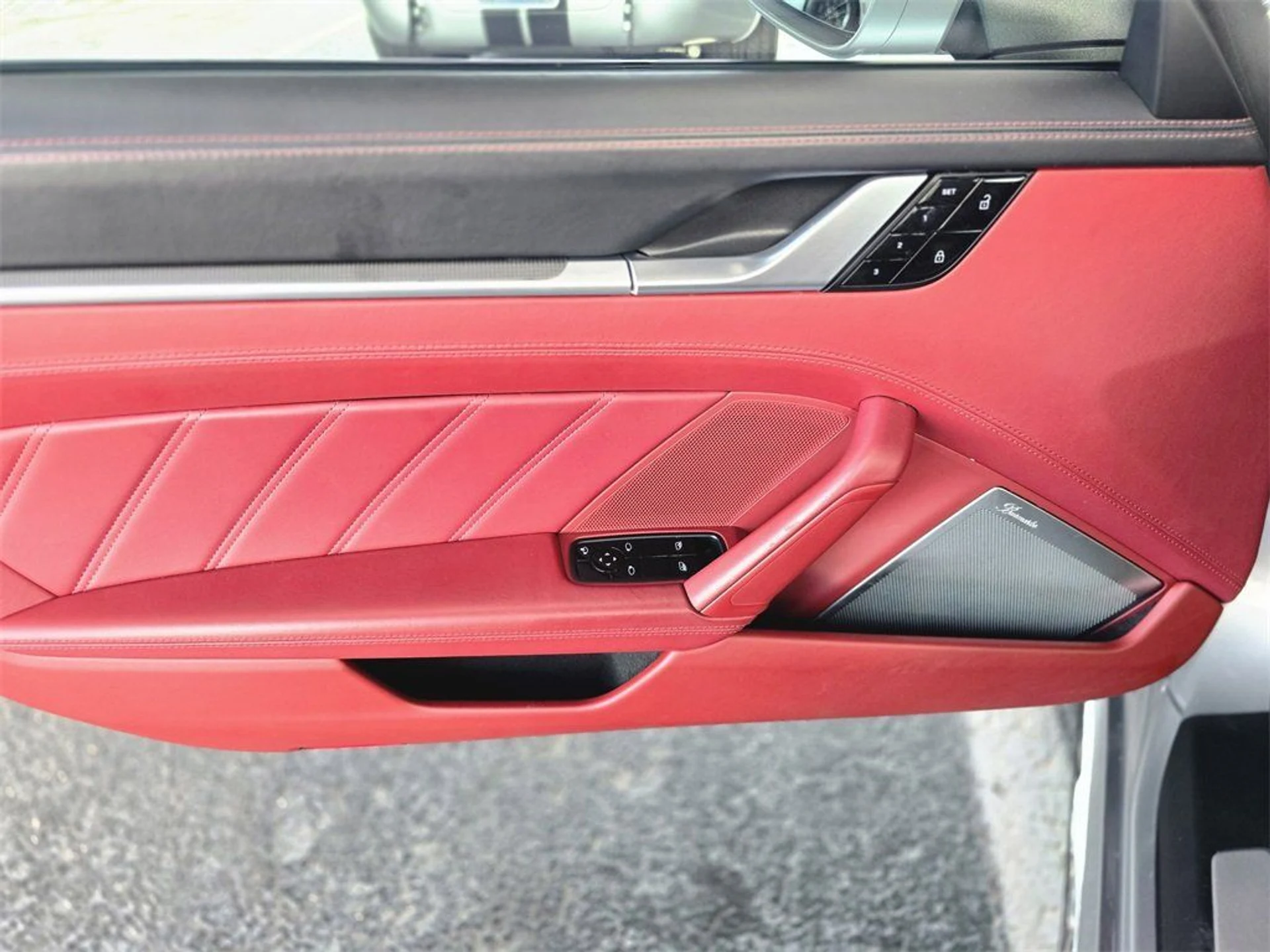 mph009_3357315648_28aebe3573dddad3044f91a44e2849b8_0f5e7a0217