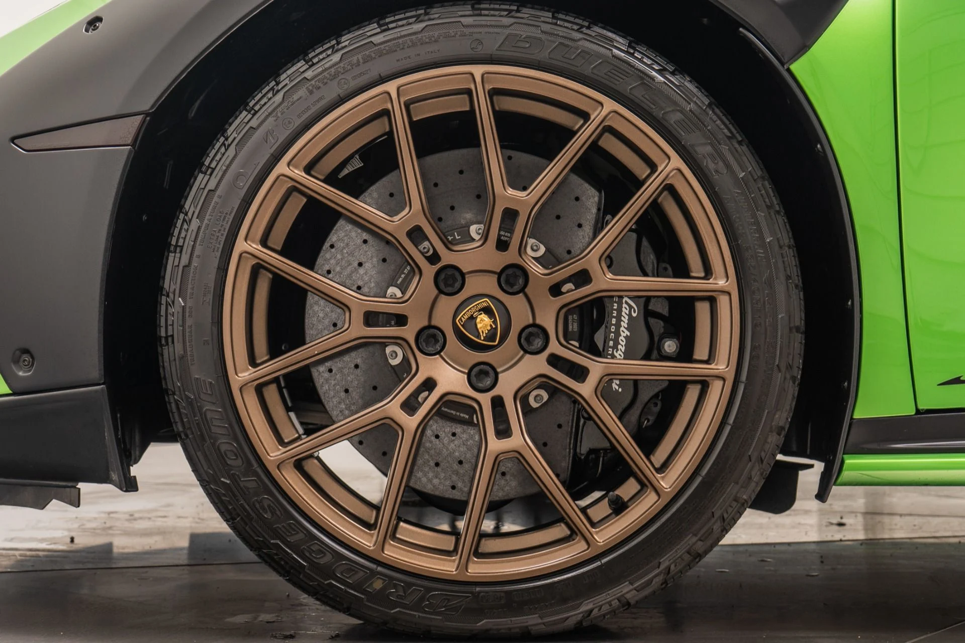 mph009_335884079_Used_2024_Lamborghini_Huracan_Sterrato_1762382893_9bd7a608e5