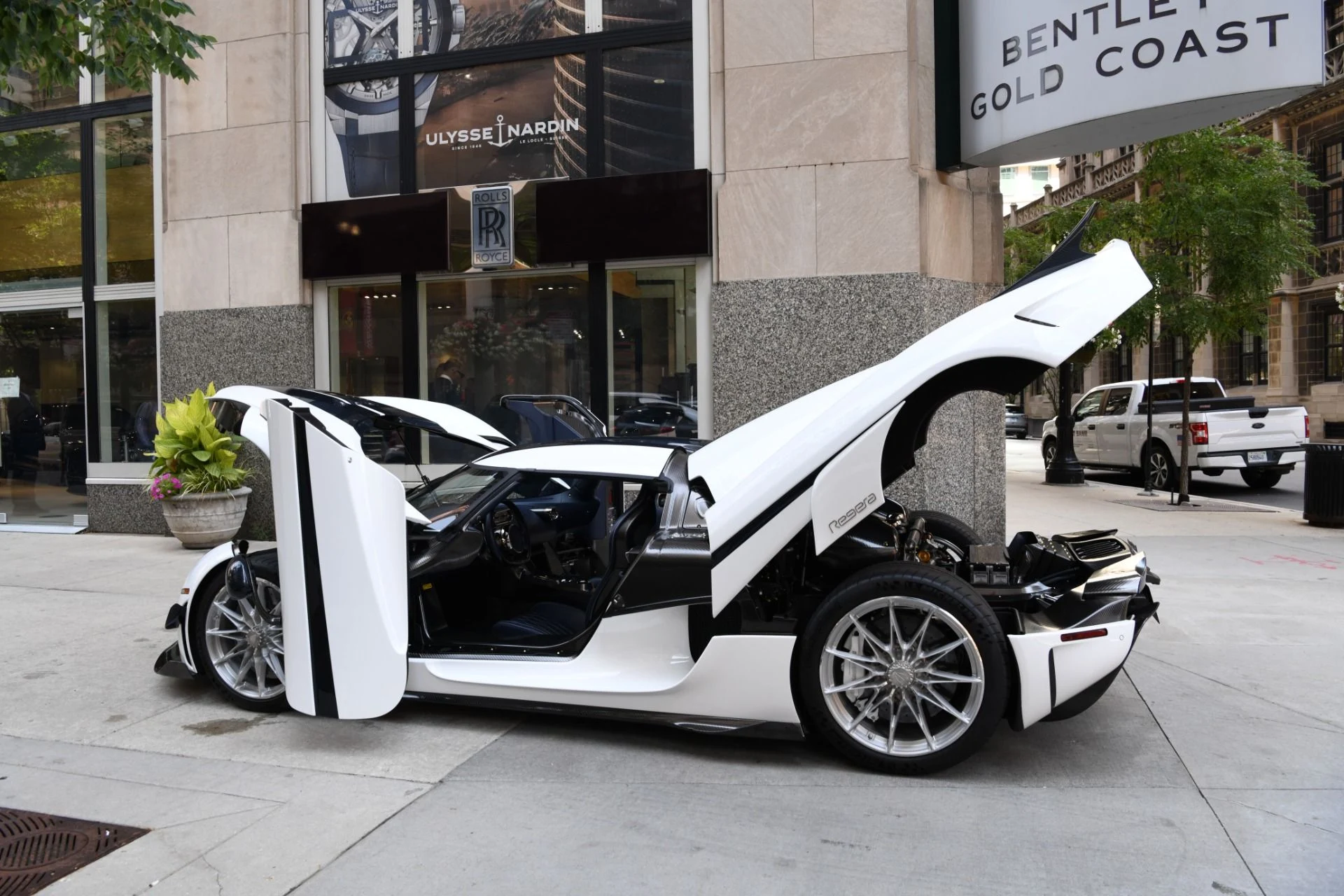 mph009_3368237466_10195_p11_l_80a2e468a4