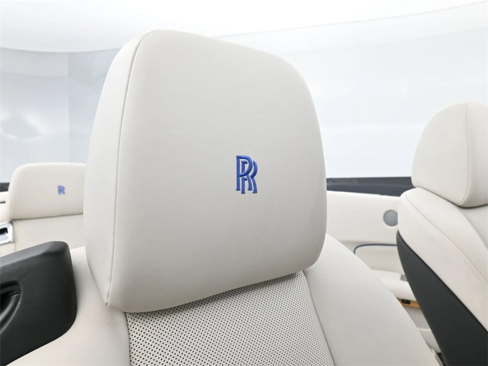 mph009_3368580186_d53124bcdc5b44053afa7c5113e4bdb1x_df5bb173a8