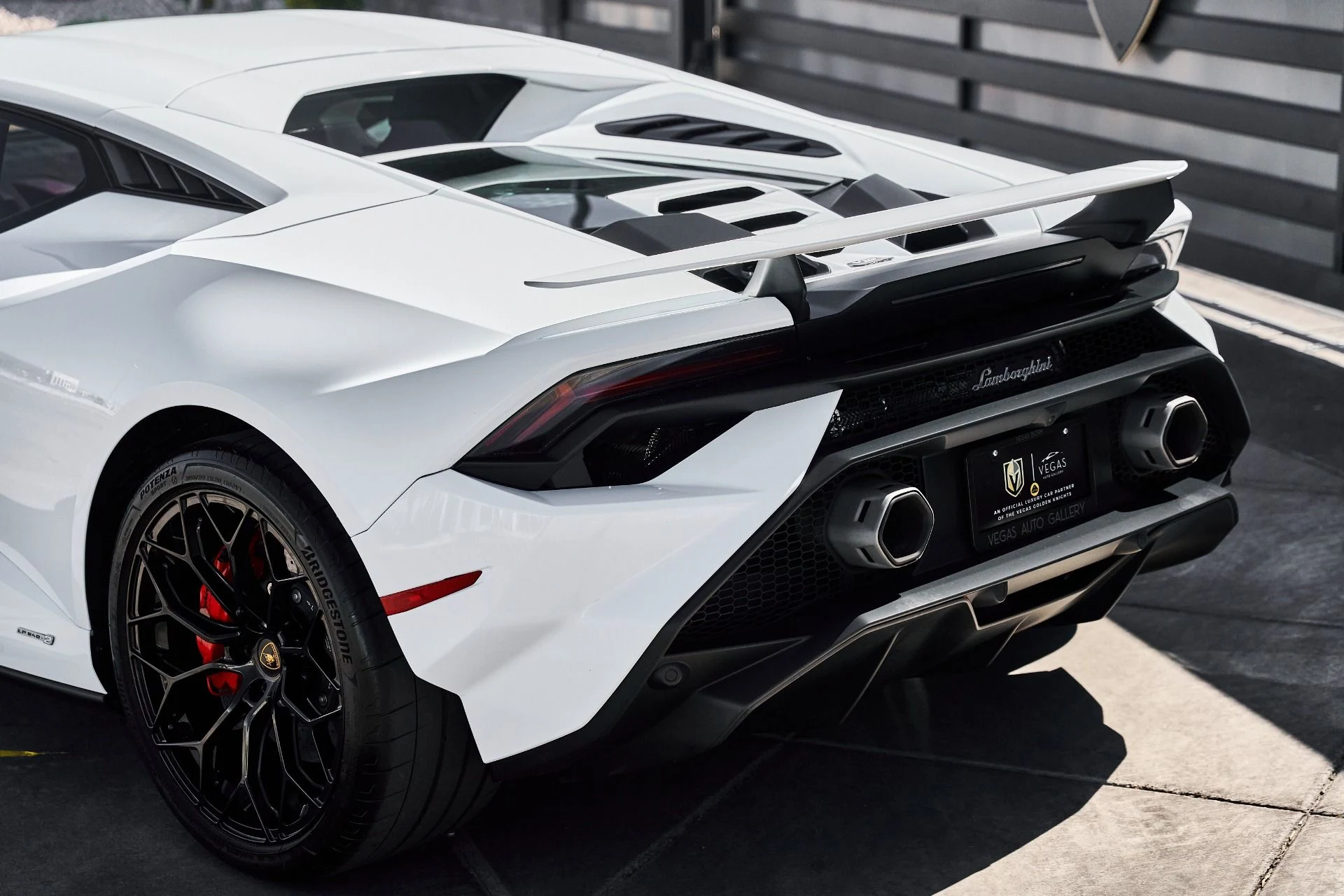 mph009_3377360872_Used_2023_Lamborghini_Huracan_1778117589_72be25b380