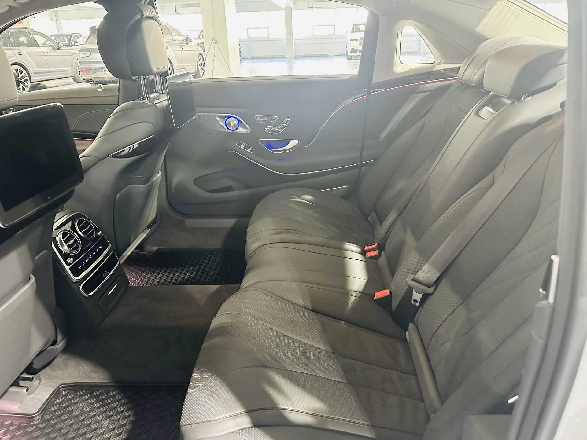 mph009_3378656301_4bc3d3879dd8e6e93c5f823315abeb1fx_975597749f