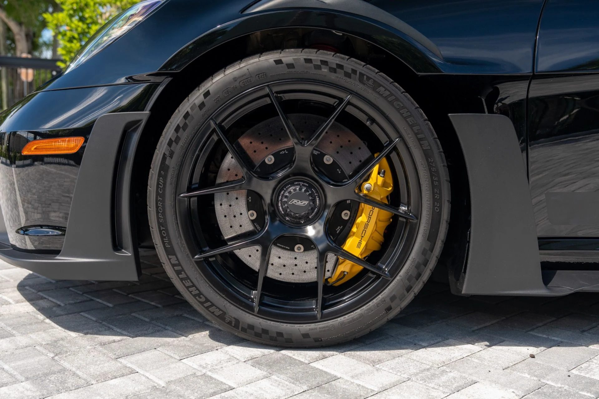 mph009_3378992918_Used_2025_Porsche_911_GT_3_RS_1790719776_86f6e2e872