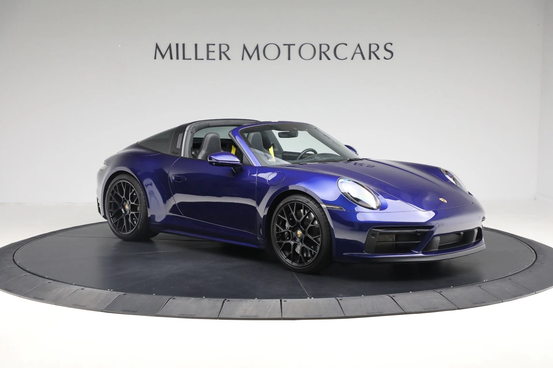 mph009_3383210911_Used_2024_Porsche_911_Targa_4_GTS_1761677247_9ac3c6c297