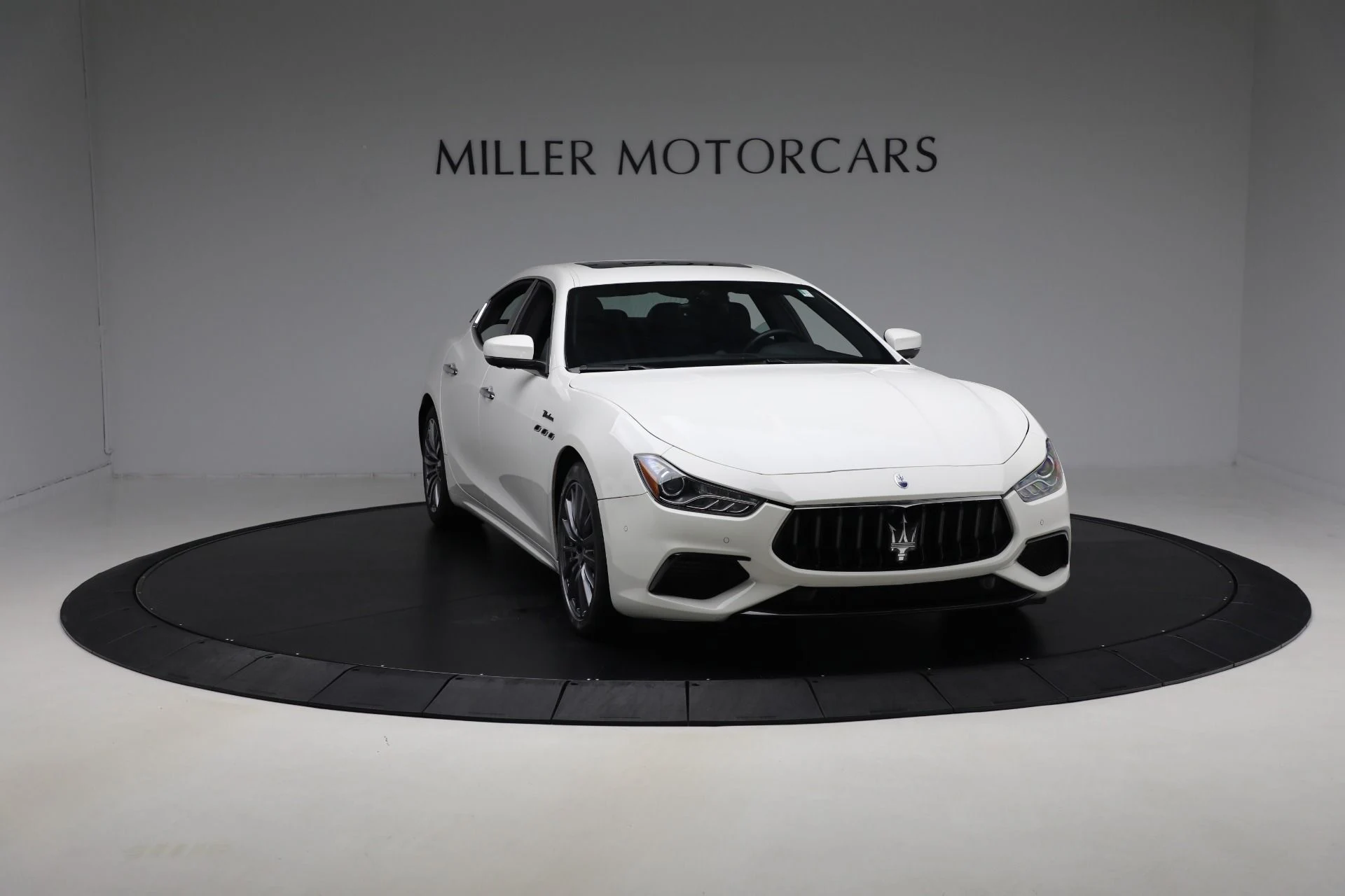 mph009_3388295128_Used_2022_Maserati_Ghibli_Modena_Q4_41ad89748f